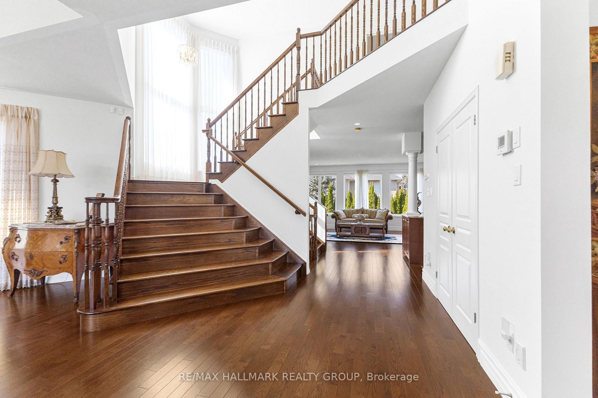Photo 5 of 60 Winding Way, Ottawa, Barrhaven East — HOMEH