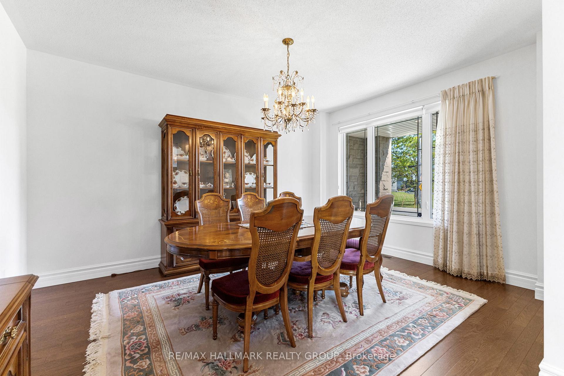 Photo 6 of 60 Winding Way, Ottawa, Barrhaven East — HOMEH