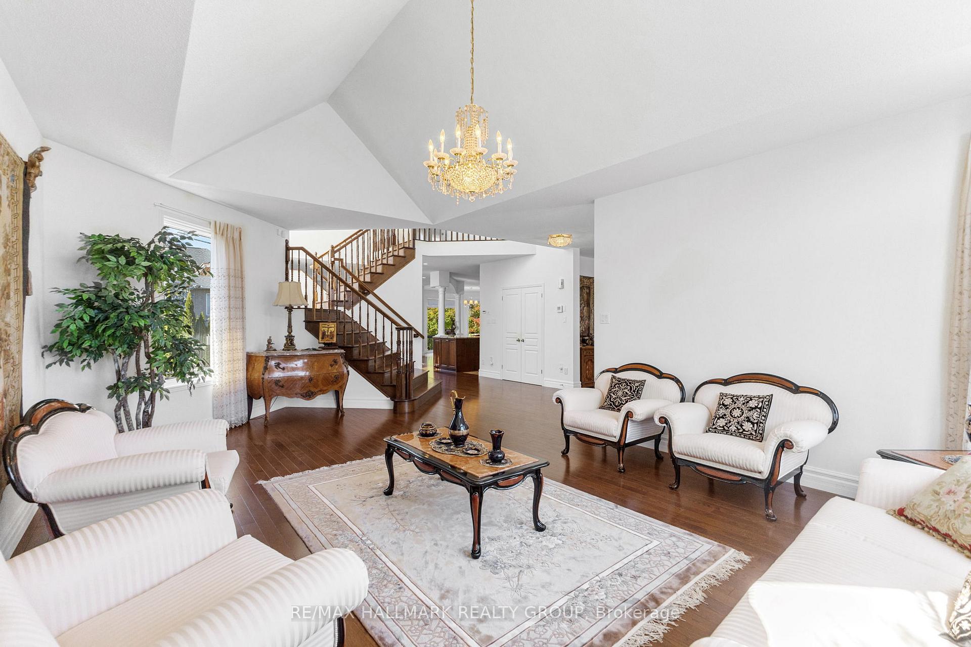 Photo 10 of 60 Winding Way, Ottawa, Barrhaven East — HOMEH