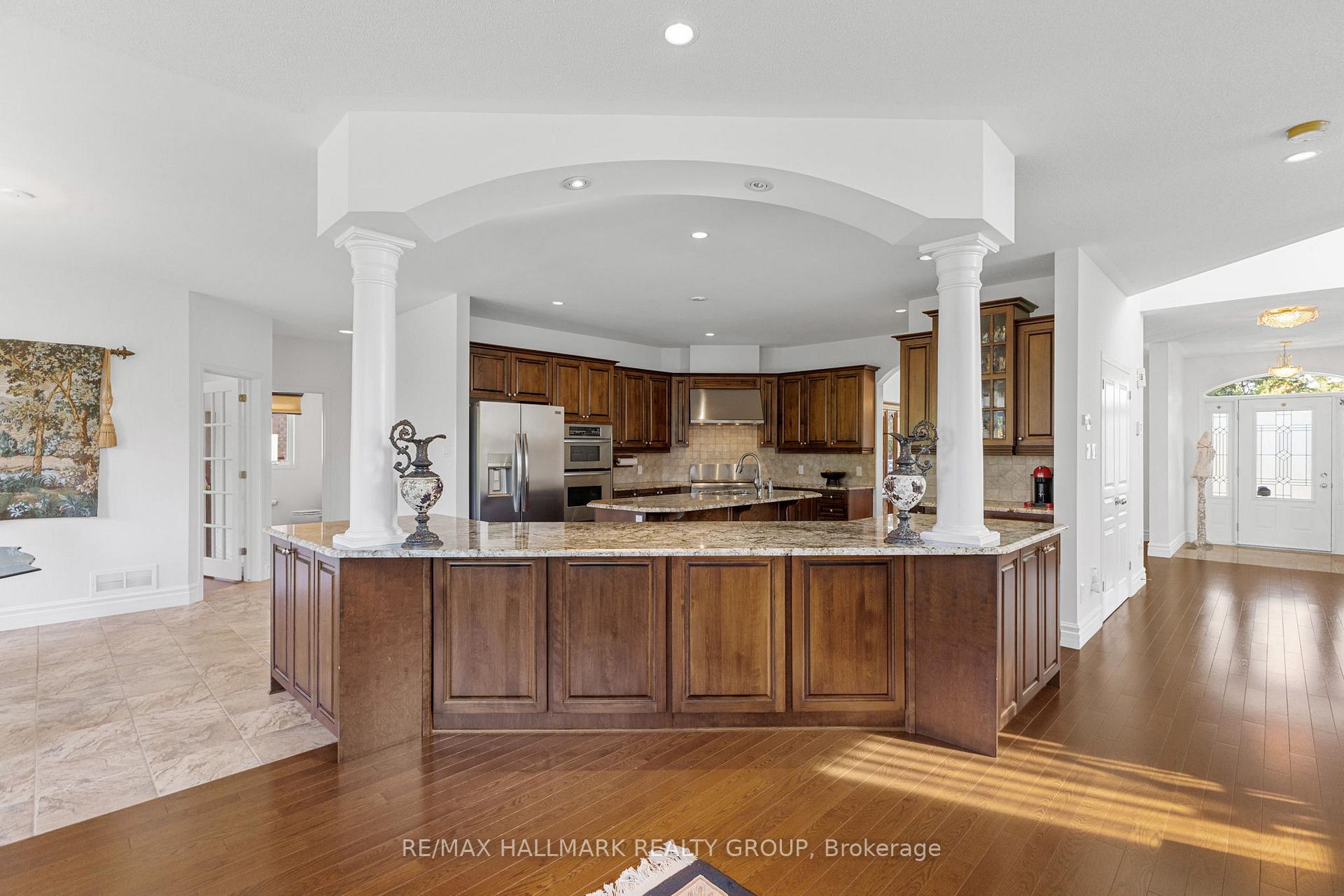 Photo 15 of 60 Winding Way, Ottawa, Barrhaven East — HOMEH