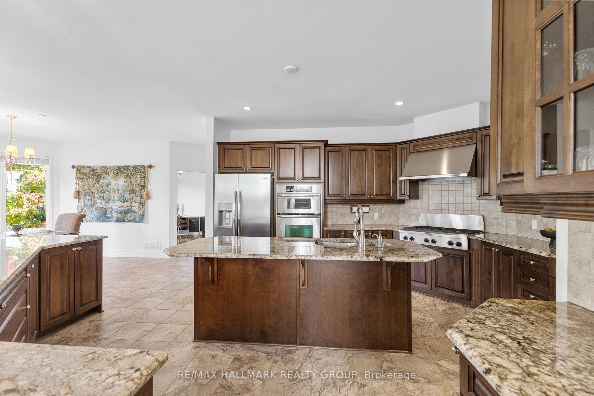 Photo 16 of 60 Winding Way, Ottawa, Barrhaven East — HOMEH