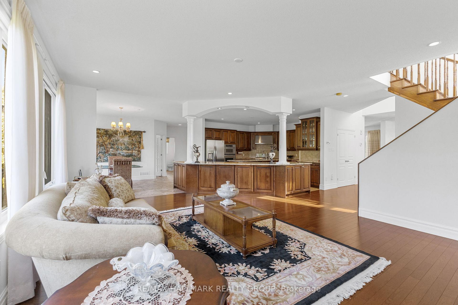 Photo 22 of 60 Winding Way, Ottawa, Barrhaven East — HOMEH