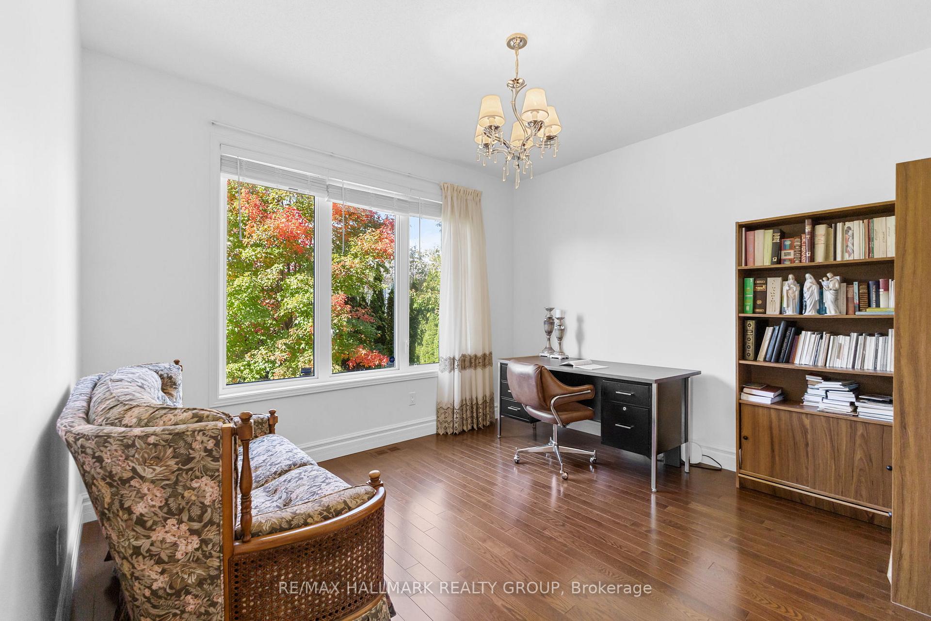 Photo 23 of 60 Winding Way, Ottawa, Barrhaven East — HOMEH