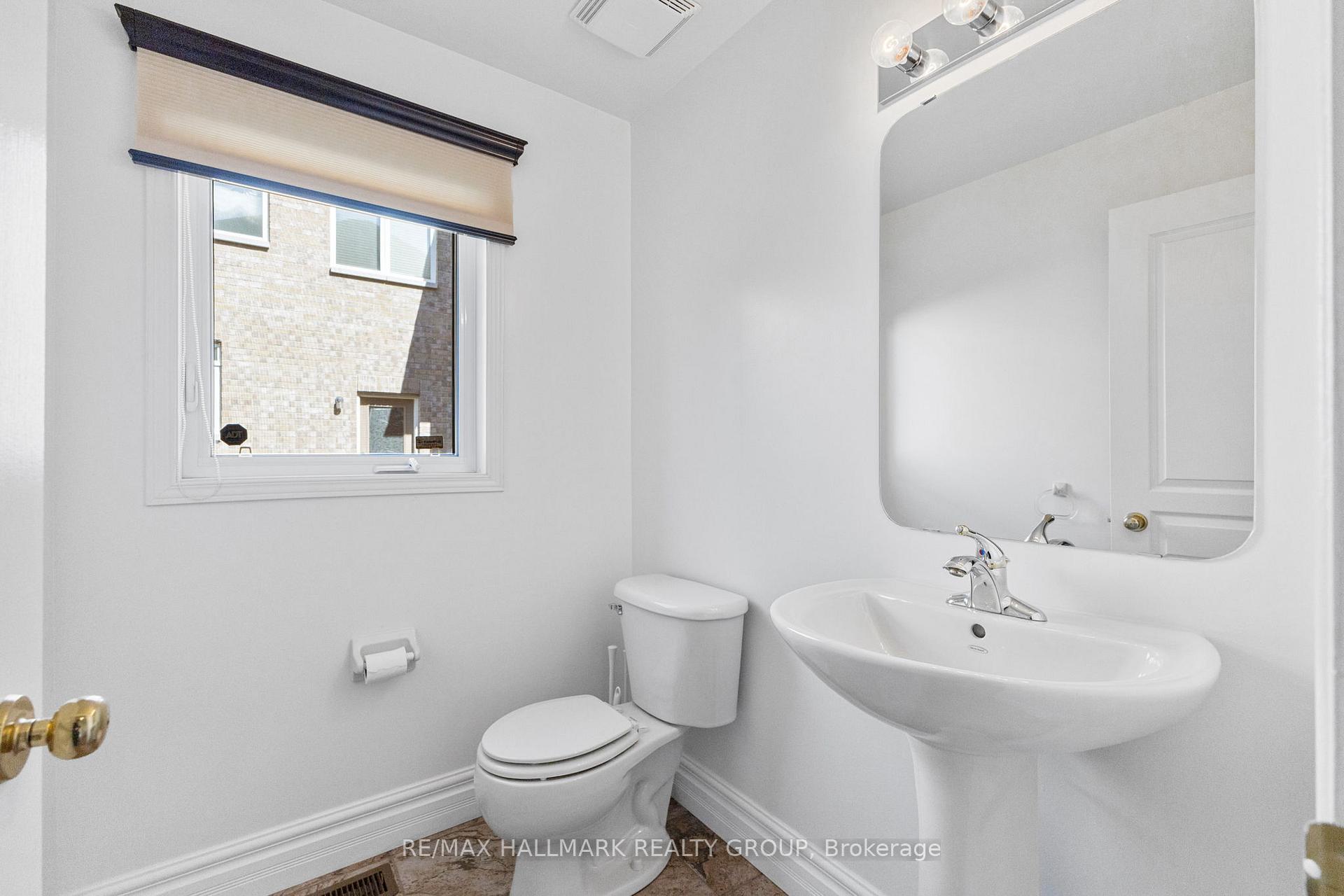 Photo 24 of 60 Winding Way, Ottawa, Barrhaven East — HOMEH