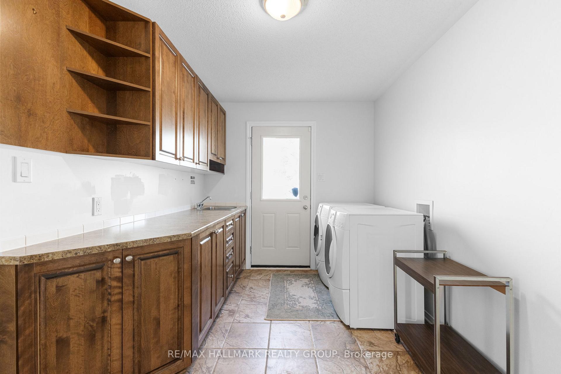 Photo 25 of 60 Winding Way, Ottawa, Barrhaven East — HOMEH