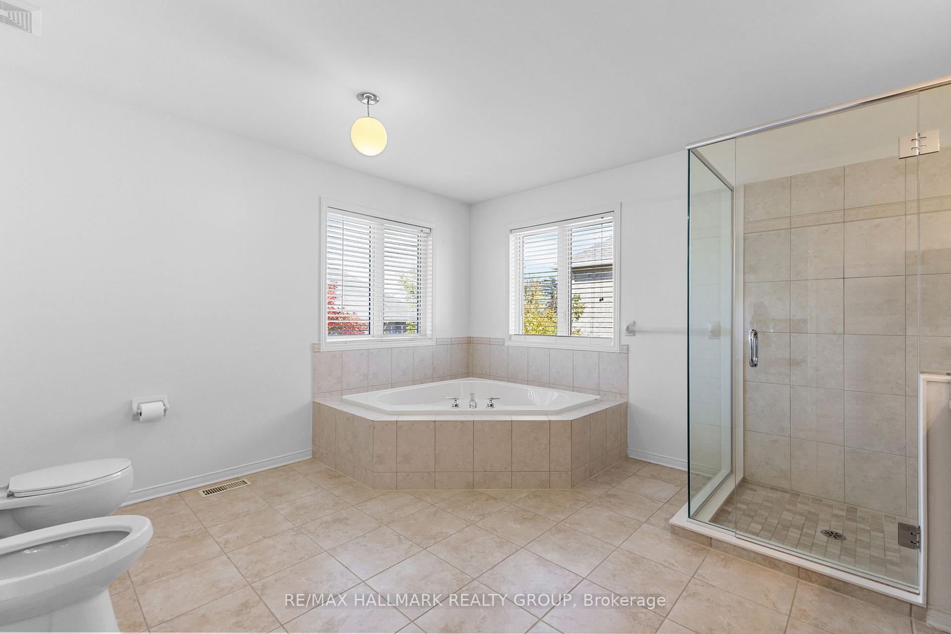 Photo 32 of 60 Winding Way, Ottawa, Barrhaven East — HOMEH