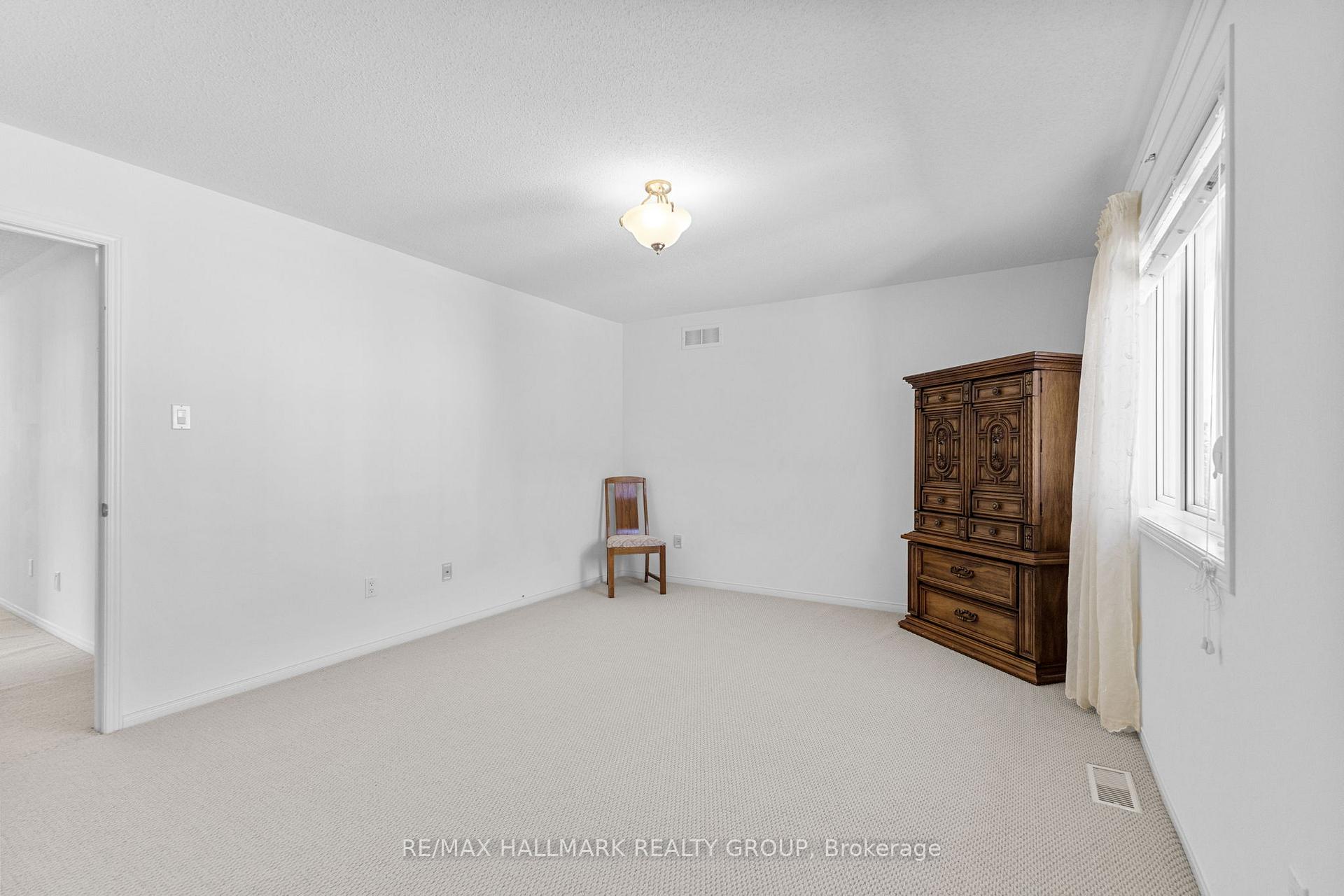 Photo 37 of 60 Winding Way, Ottawa, Barrhaven East — HOMEH