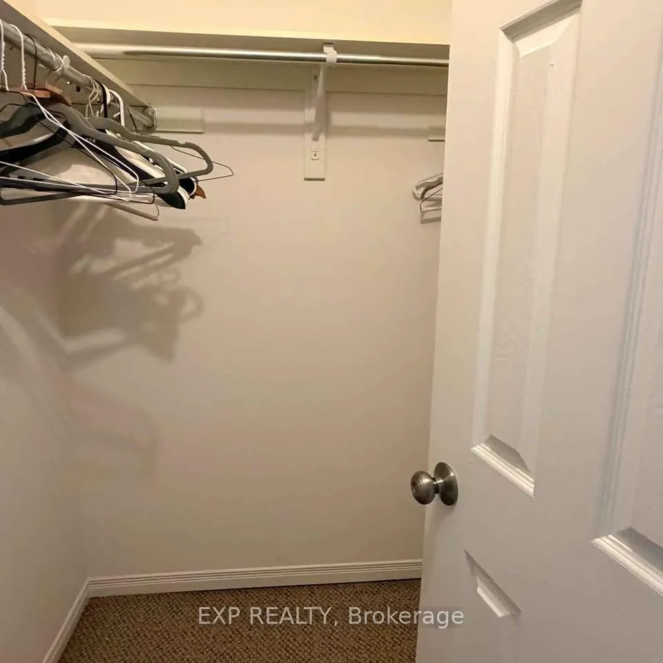 Photo 9 of Unit G, 35 View Green Crescent, Etobicoke, West Humber-Clairville — HOMEH