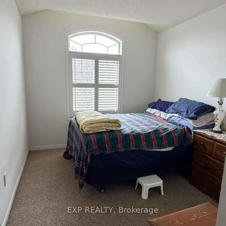 Photo 11 of Unit G, 35 View Green Crescent, Etobicoke, West Humber-Clairville — HOMEH