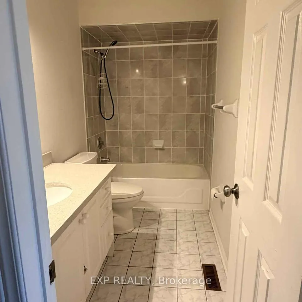 Photo 12 of Unit G, 35 View Green Crescent, Etobicoke, West Humber-Clairville — HOMEH