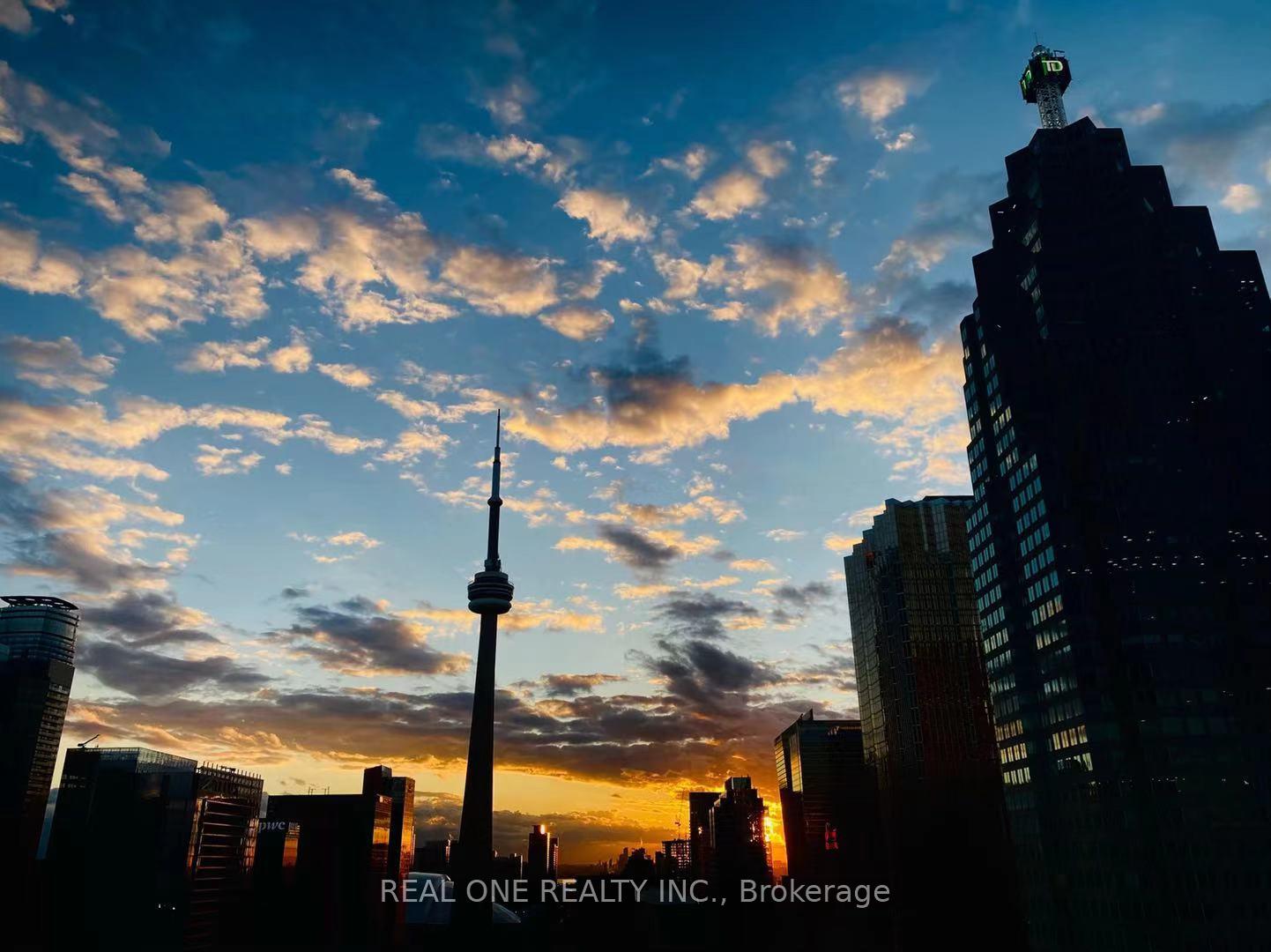 Photo 4 of Unit 3104, 8 The Esplanade Avenue, Toronto, Waterfront Communities — HOMEH