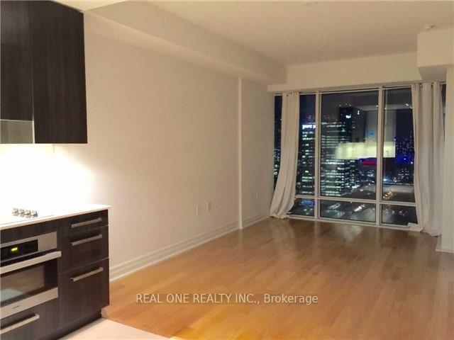 Photo 7 of Unit 3104, 8 The Esplanade Avenue, Toronto, Waterfront Communities — HOMEH