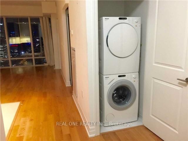 Photo 10 of Unit 3104, 8 The Esplanade Avenue, Toronto, Waterfront Communities — HOMEH