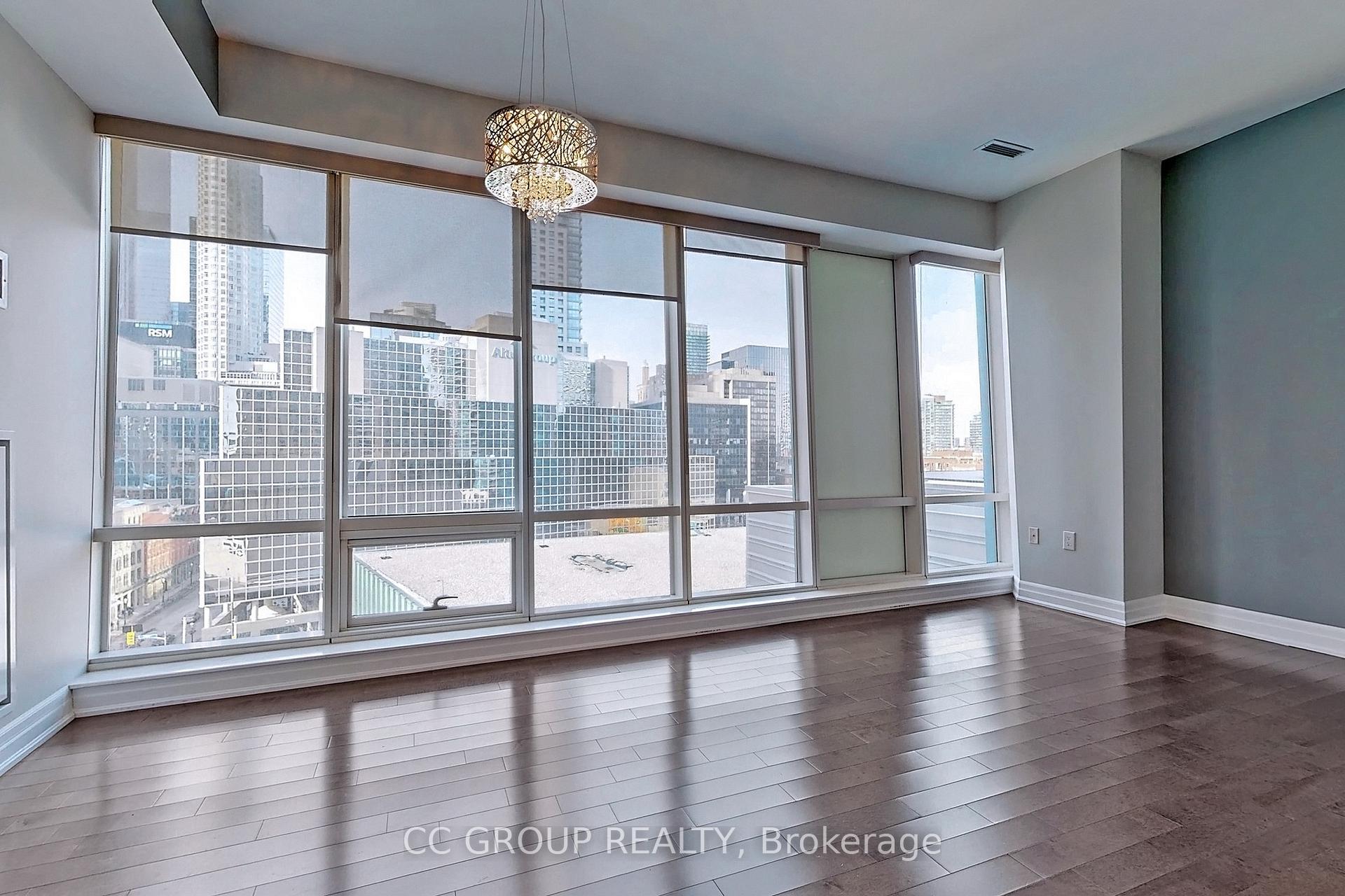 Photo 5 of Unit 1007, 8 The Esplanade, Toronto, Waterfront Communities — HOMEH
