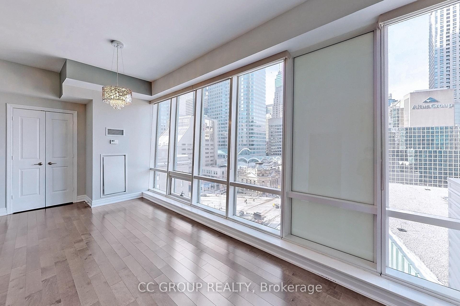 Photo 8 of Unit 1007, 8 The Esplanade, Toronto, Waterfront Communities — HOMEH