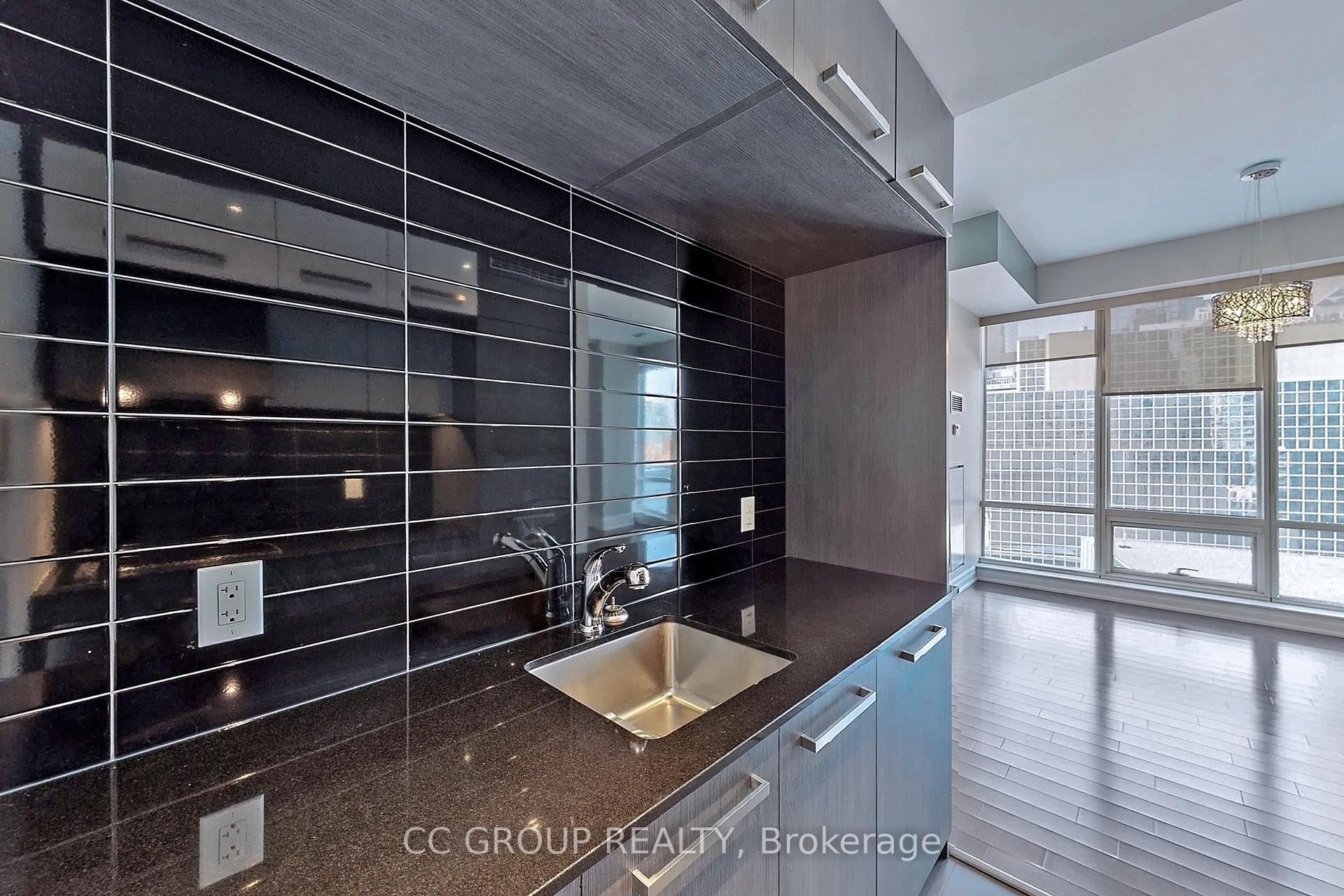 Photo 12 of Unit 1007, 8 The Esplanade, Toronto, Waterfront Communities — HOMEH