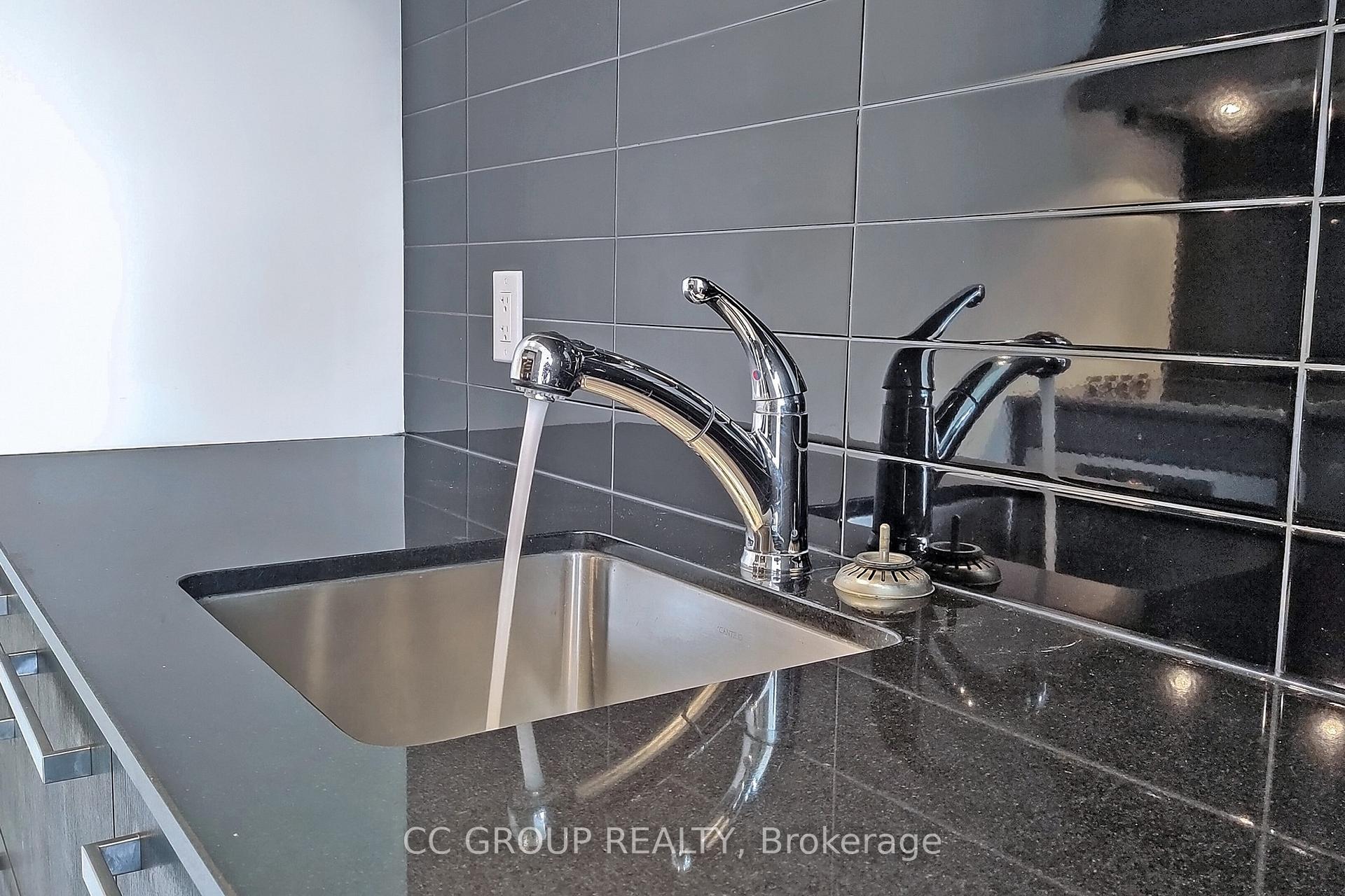 Photo 13 of Unit 1007, 8 The Esplanade, Toronto, Waterfront Communities — HOMEH