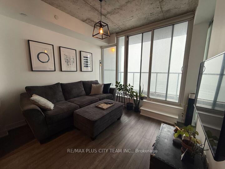 Photo 3 of Unit 1506, 15 Baseball Place, Toronto, South Riverdale — HOMEH