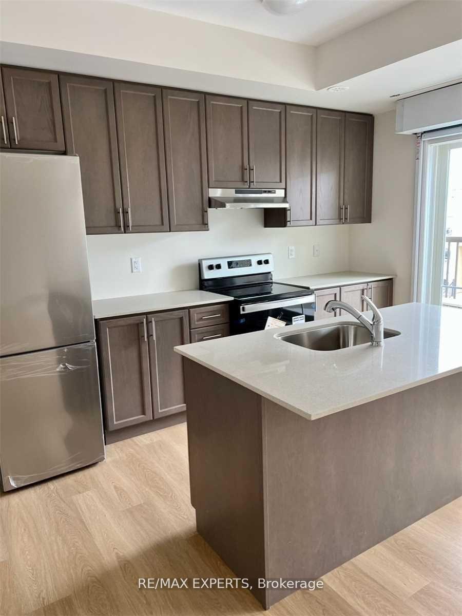 Photo 5 of Unit 3, 470 Beresford Path, Oshawa, Central — HOMEH
