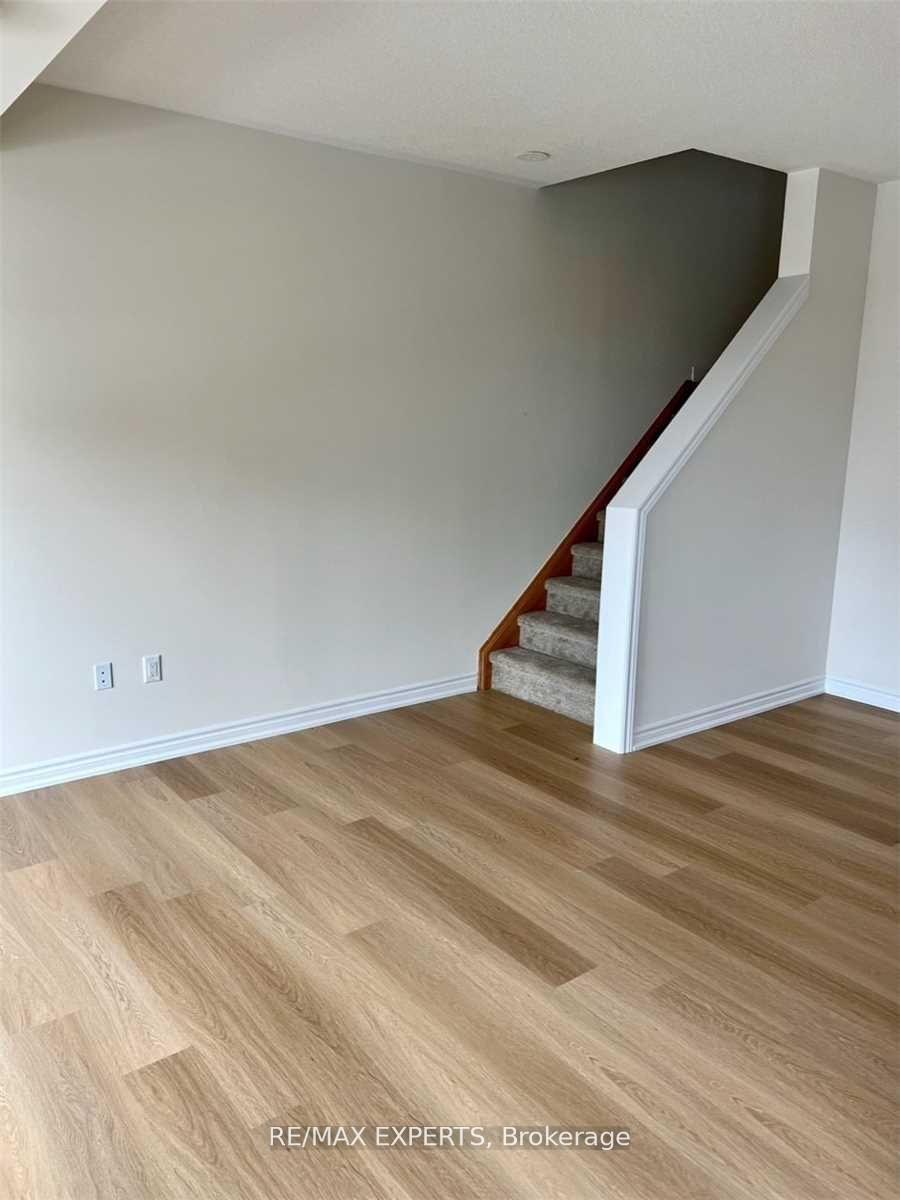 Photo 8 of Unit 3, 470 Beresford Path, Oshawa, Central — HOMEH