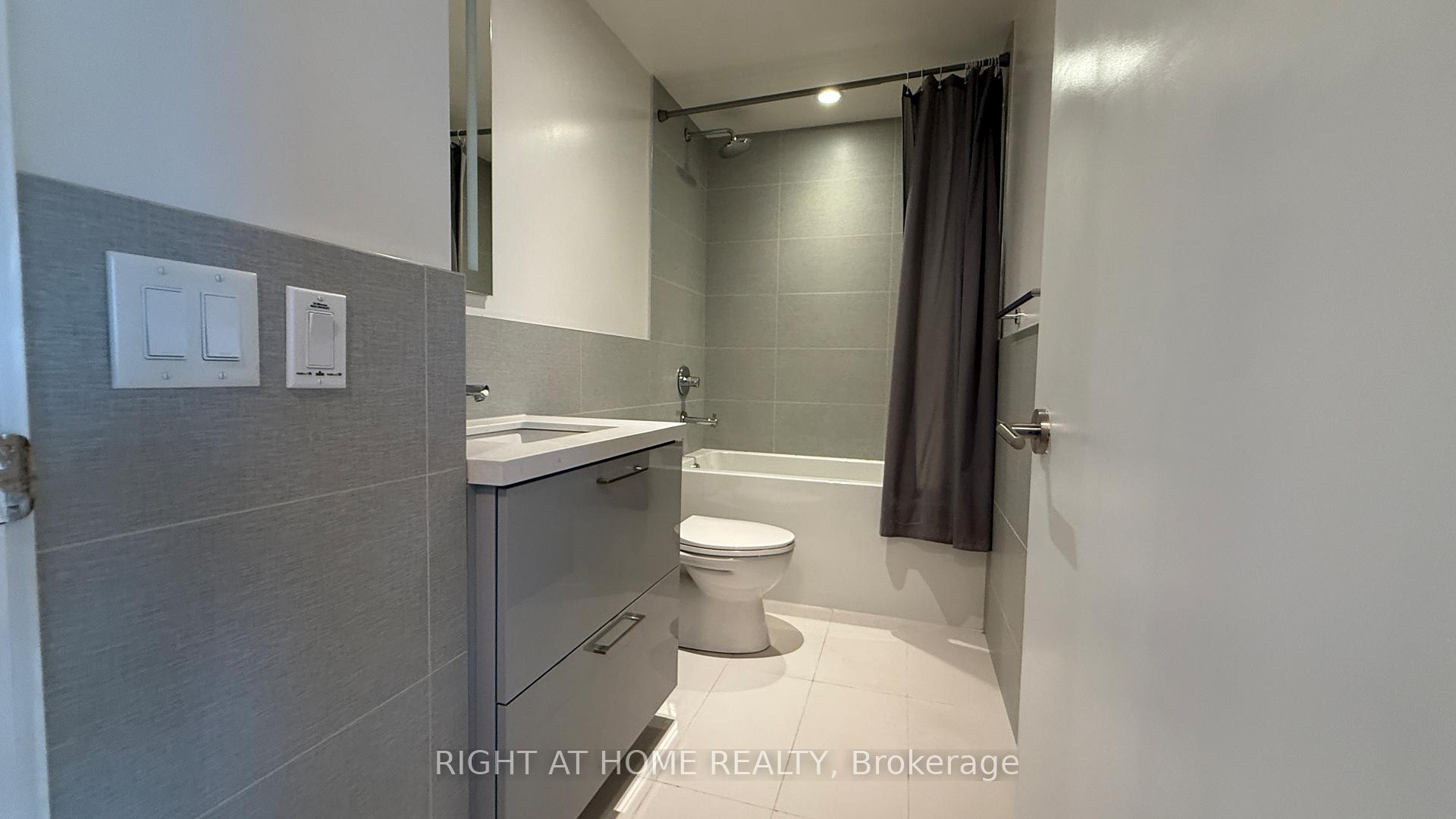 Photo 9 of Unit 2308, 1 Grandview Avenue, Markham, Thornhill — HOMEH