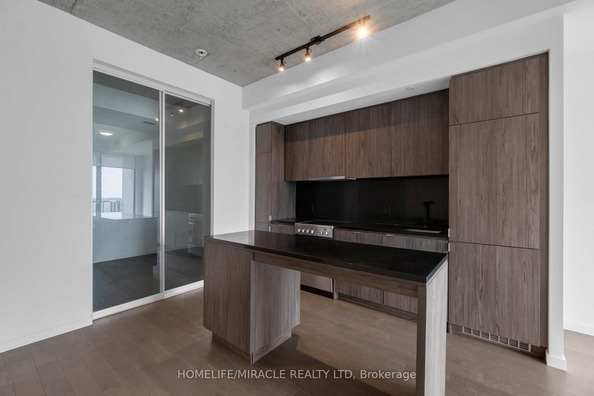 Photo 4 of Unit 712, 7 Smith Crescent, Etobicoke, Stonegate-Queensway — HOMEH
