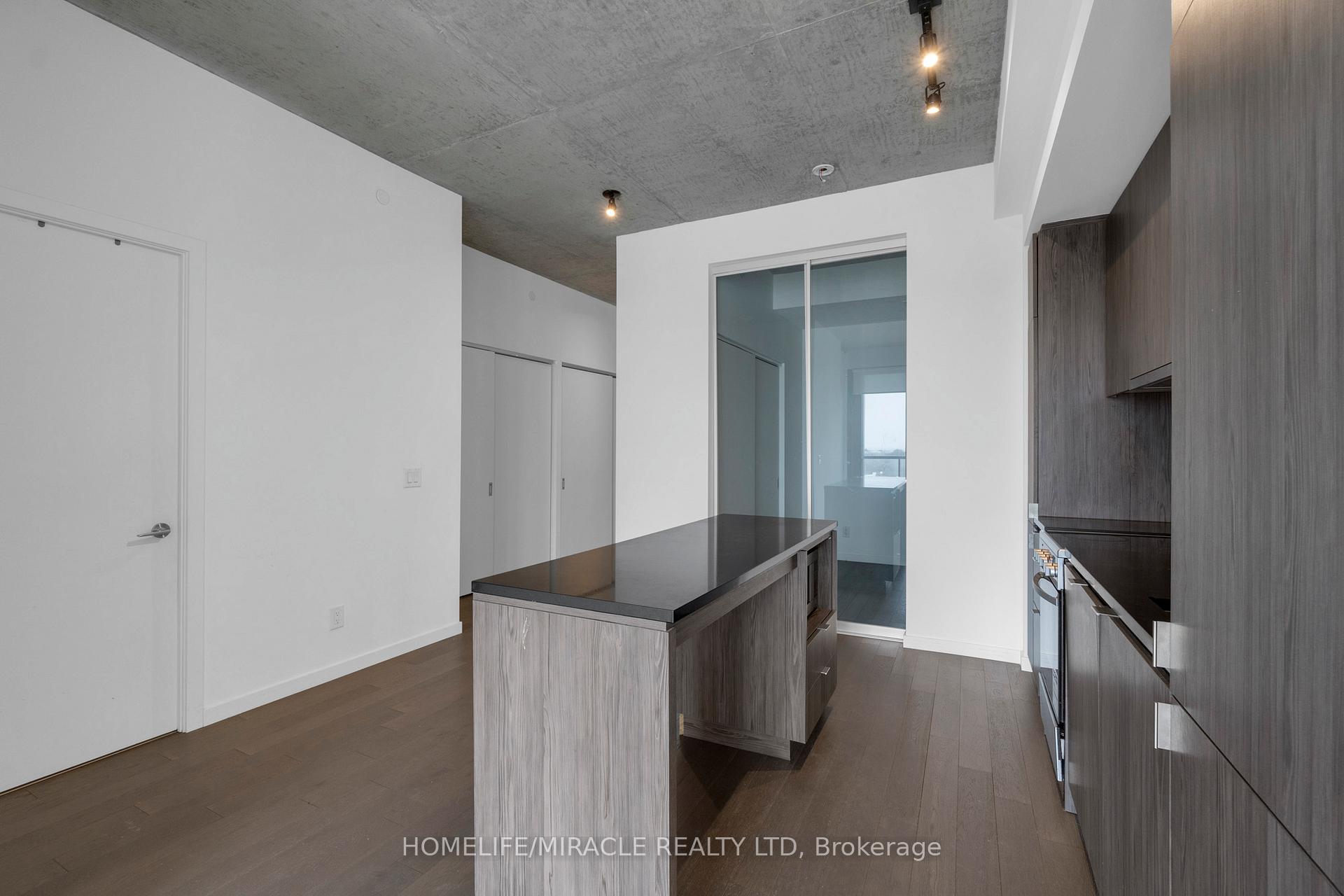 Photo 5 of Unit 712, 7 Smith Crescent, Etobicoke, Stonegate-Queensway — HOMEH