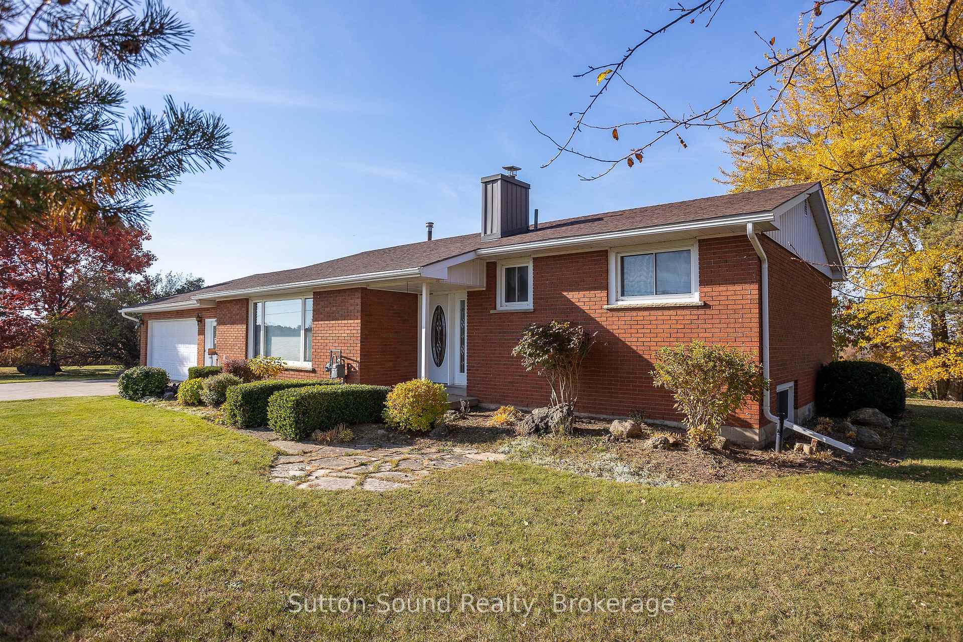 Photo 1 of 316820 Highway 6, Chatsworth — HOMEH