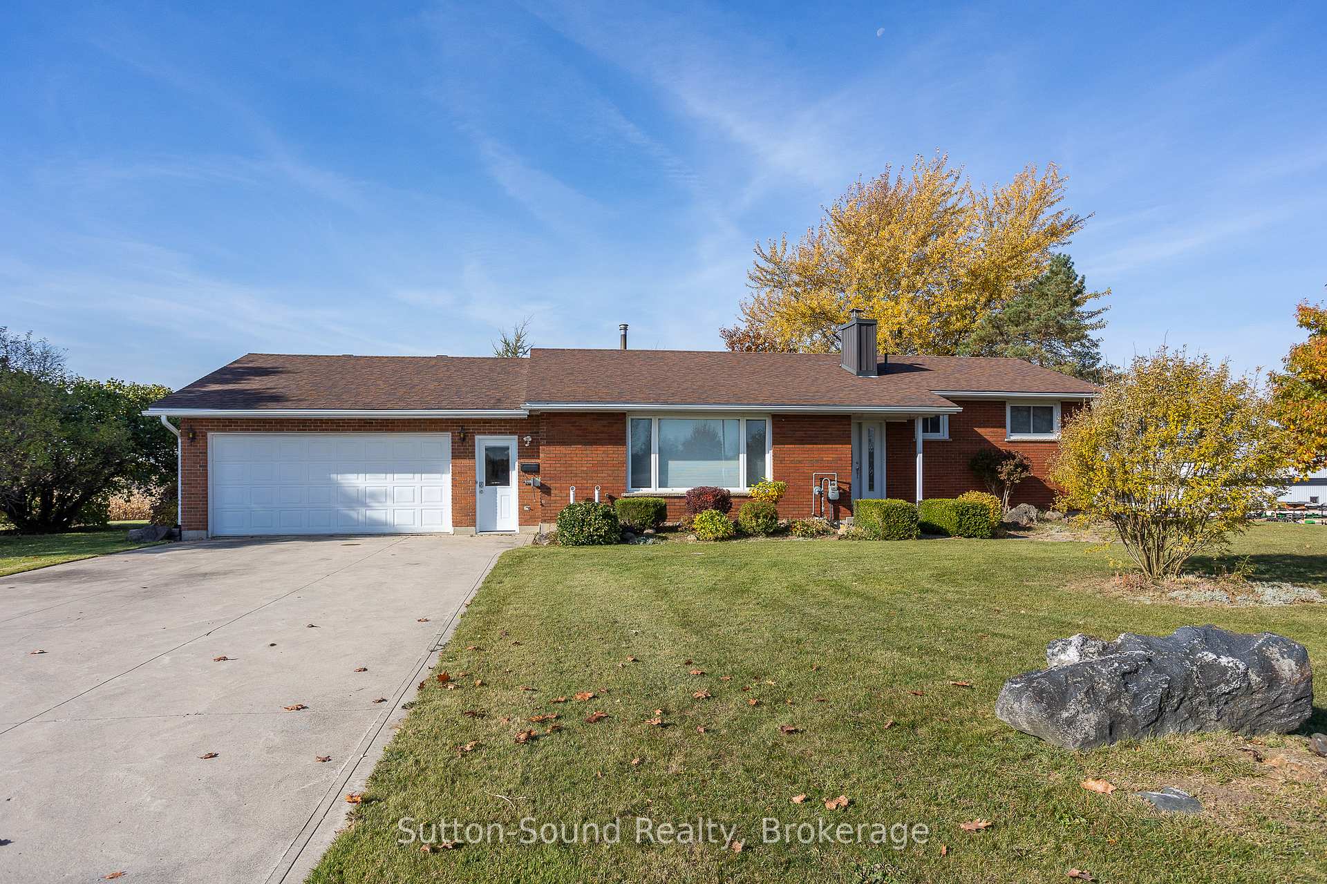 Photo 2 of 316820 Highway 6, Chatsworth — HOMEH