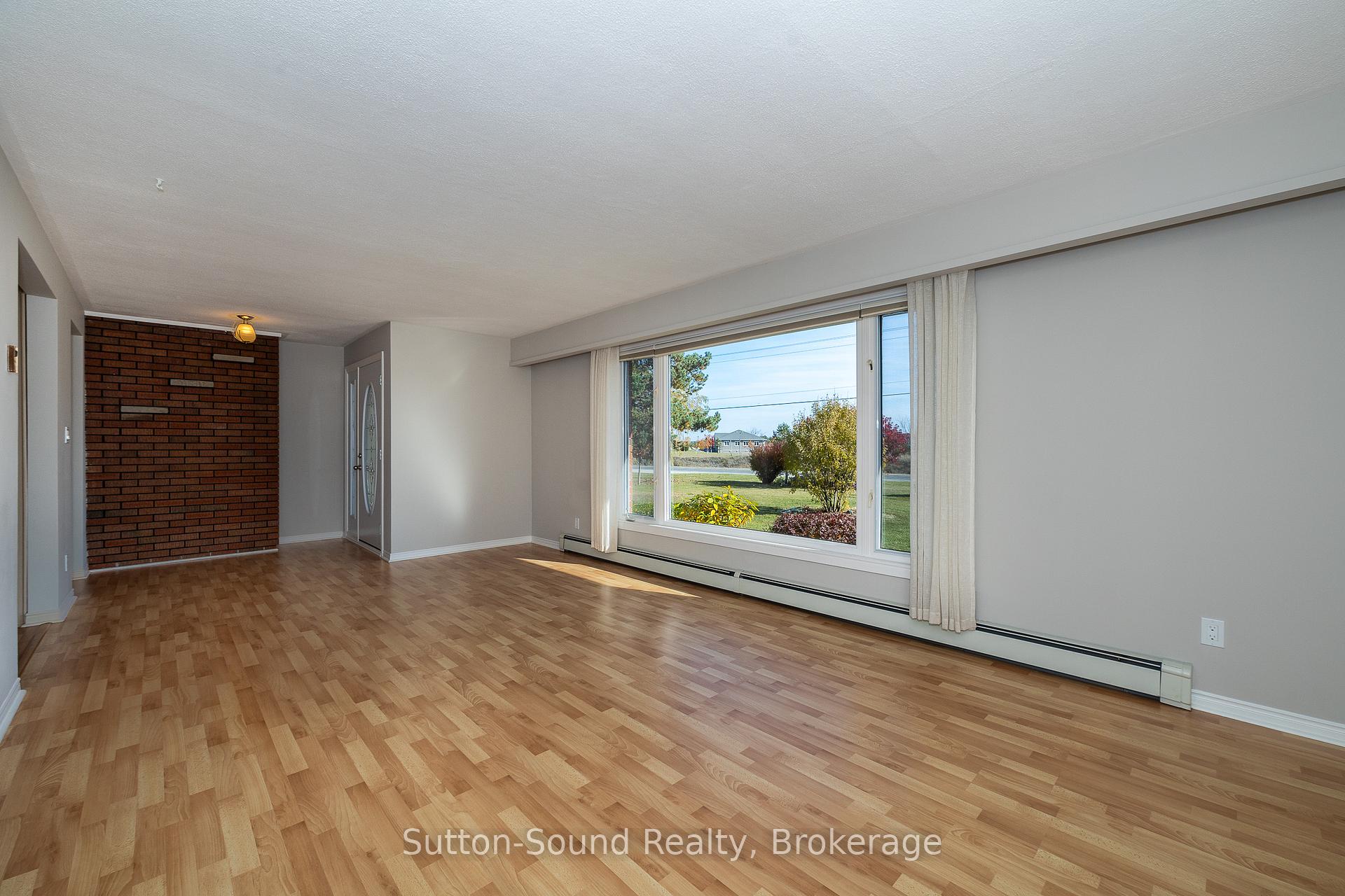 Photo 7 of 316820 Highway 6, Chatsworth — HOMEH