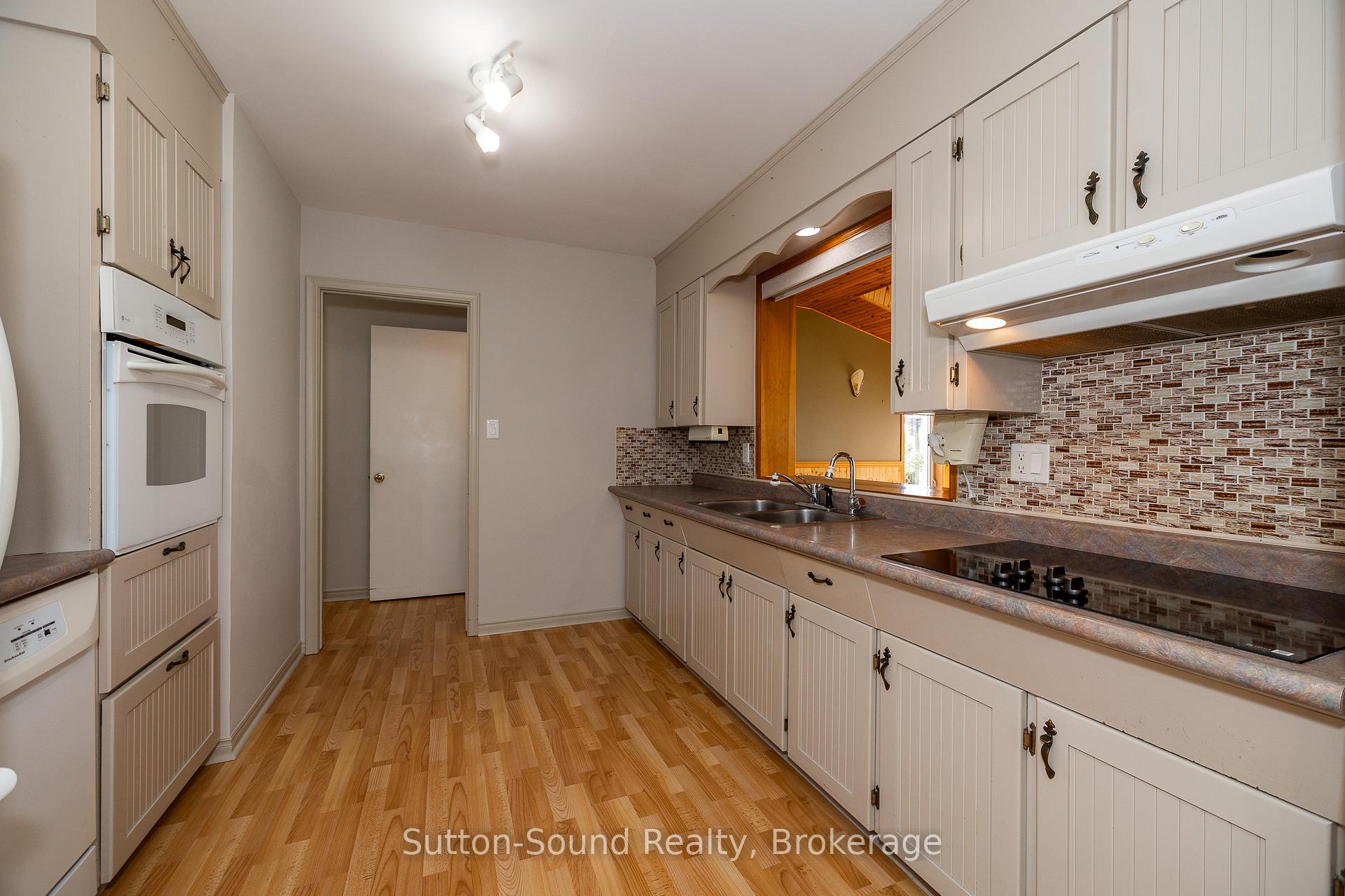 Photo 11 of 316820 Highway 6, Chatsworth — HOMEH