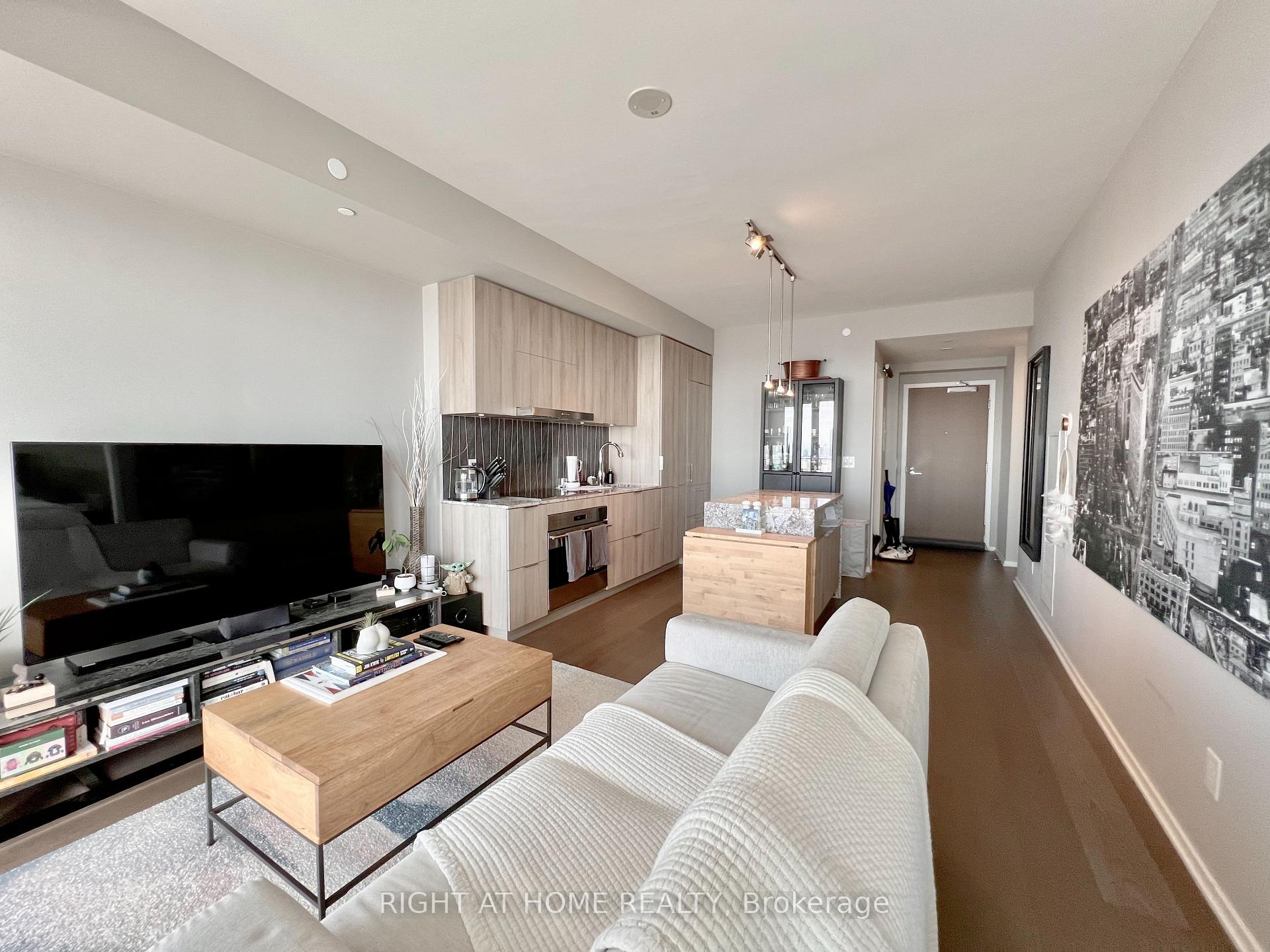 Photo 8 of Unit 6405, 1 Bloor Street E, Toronto, Church-Yonge Corridor — HOMEH