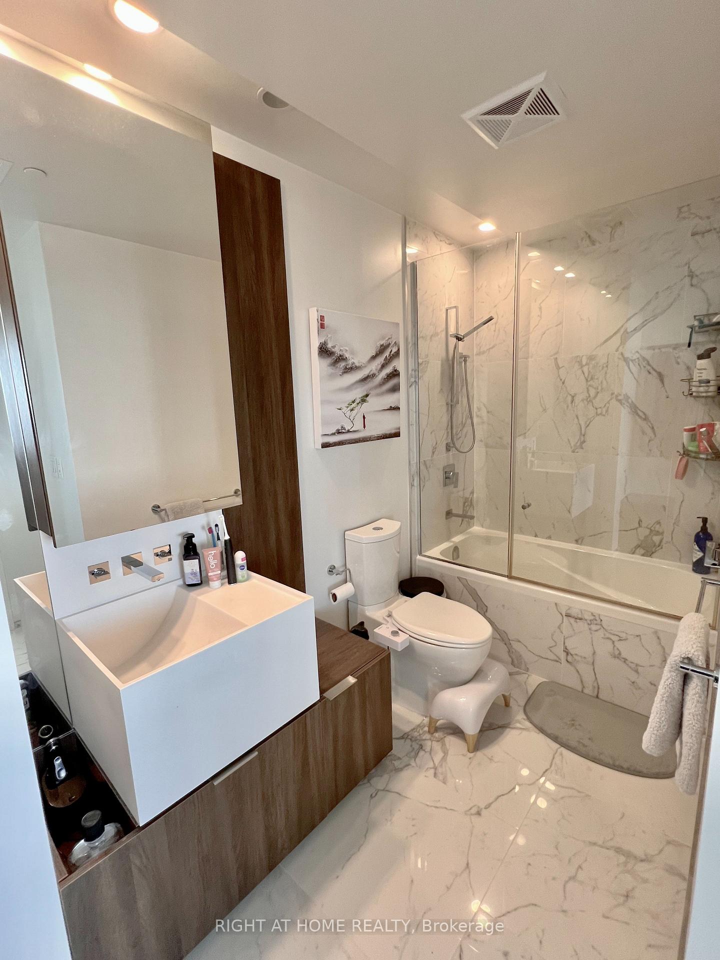 Photo 14 of Unit 6405, 1 Bloor Street E, Toronto, Church-Yonge Corridor — HOMEH