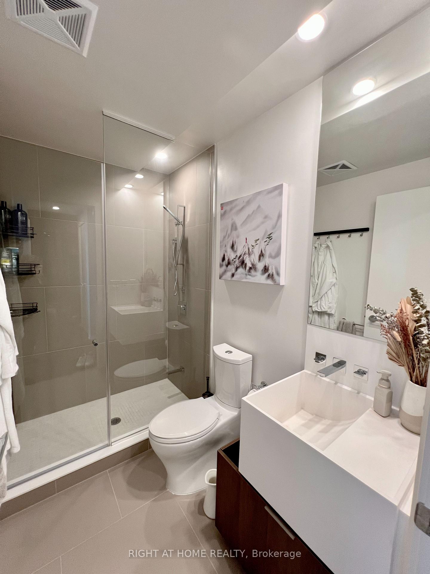 Photo 15 of Unit 6405, 1 Bloor Street E, Toronto, Church-Yonge Corridor — HOMEH