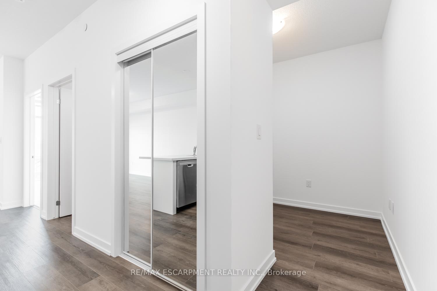 Photo 7 of Unit 214, 470 Dundas Street E, Hamilton, Waterdown — HOMEH