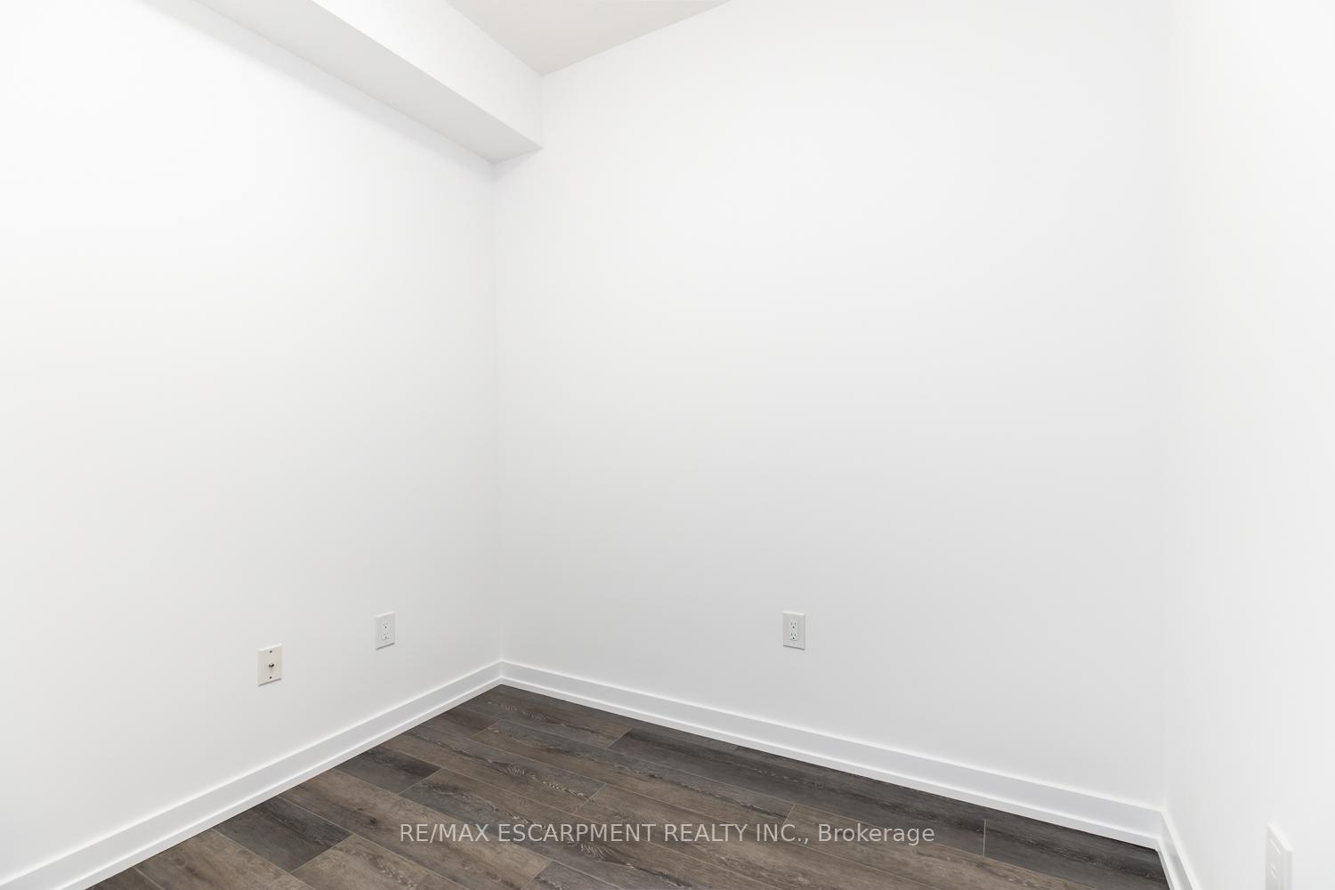 Photo 8 of Unit 214, 470 Dundas Street E, Hamilton, Waterdown — HOMEH