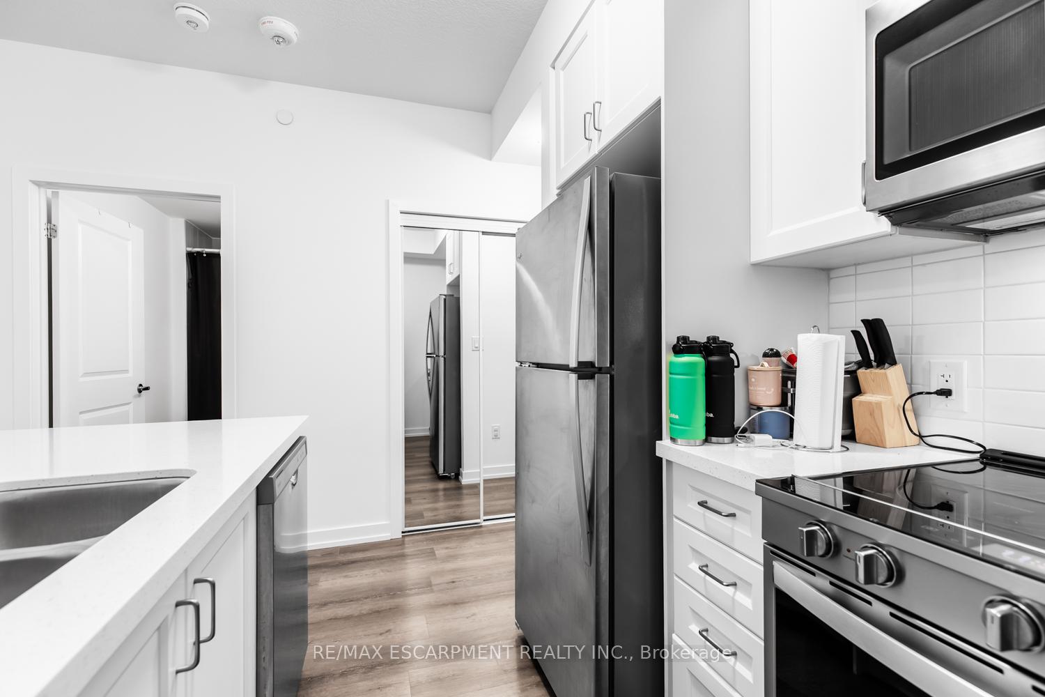 Photo 12 of Unit 214, 470 Dundas Street E, Hamilton, Waterdown — HOMEH