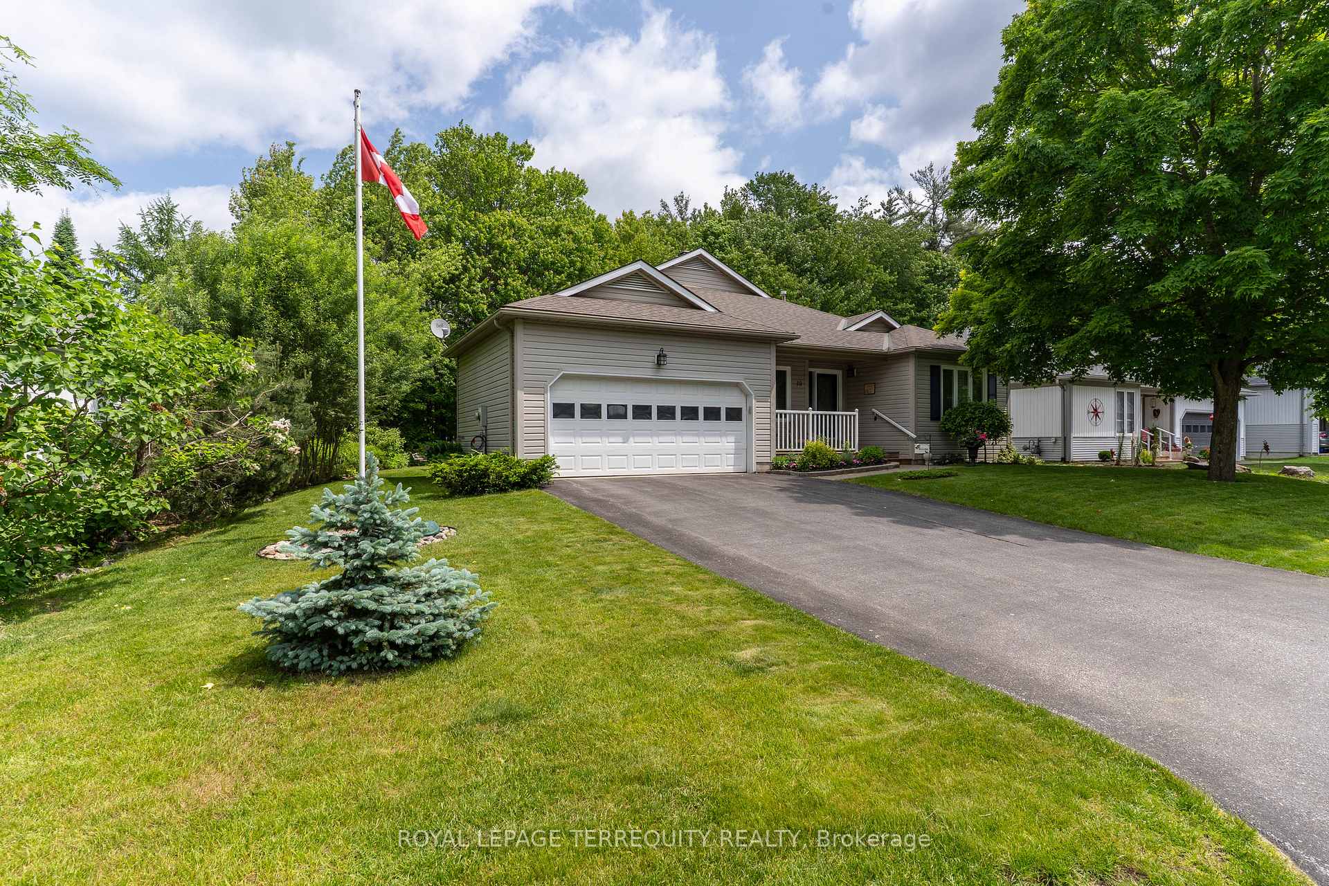 Photo 1 of 10 Stonehedge Close, Gravenhurst, Muskoka (S) — HOMEH