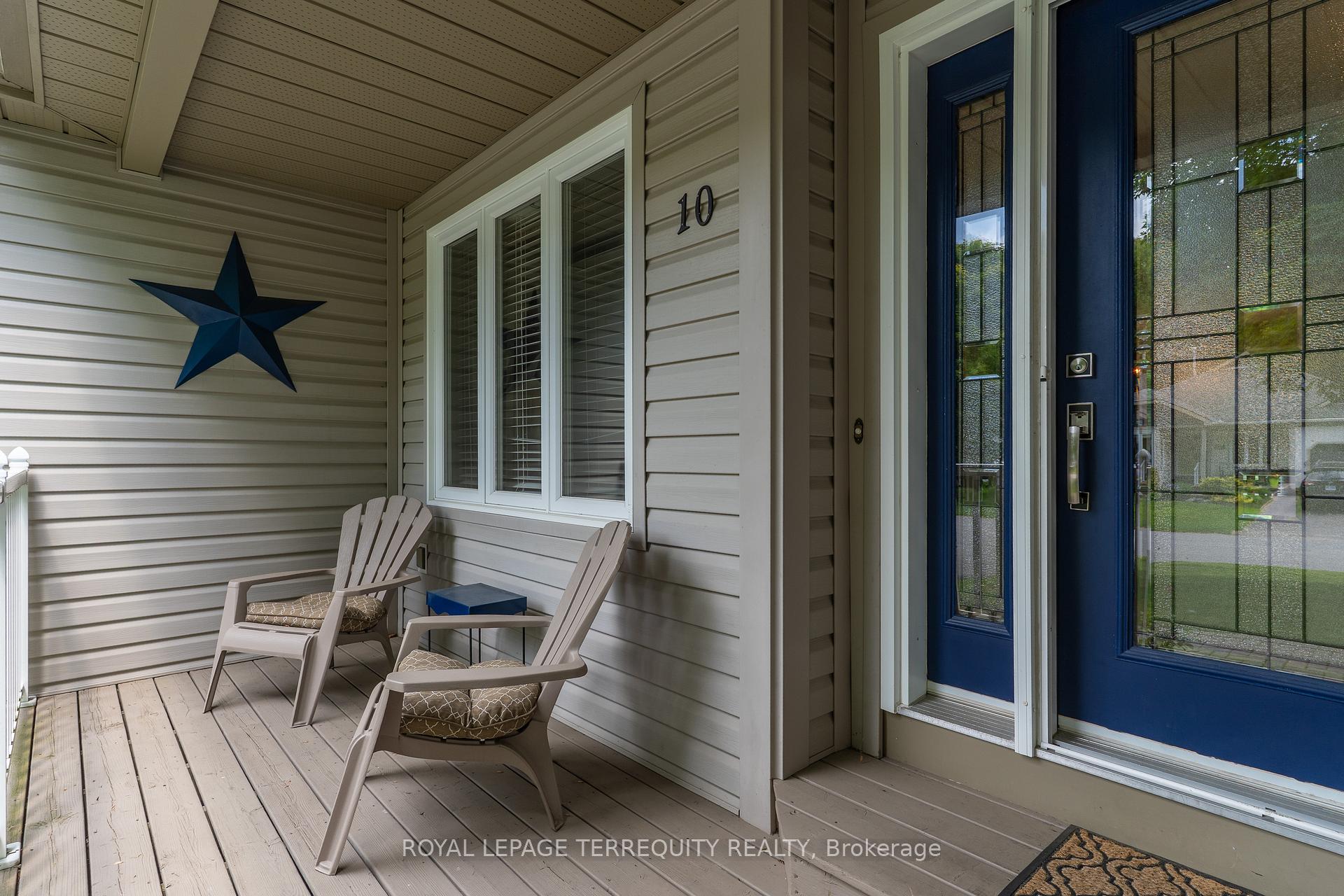 Photo 3 of 10 Stonehedge Close, Gravenhurst, Muskoka (S) — HOMEH