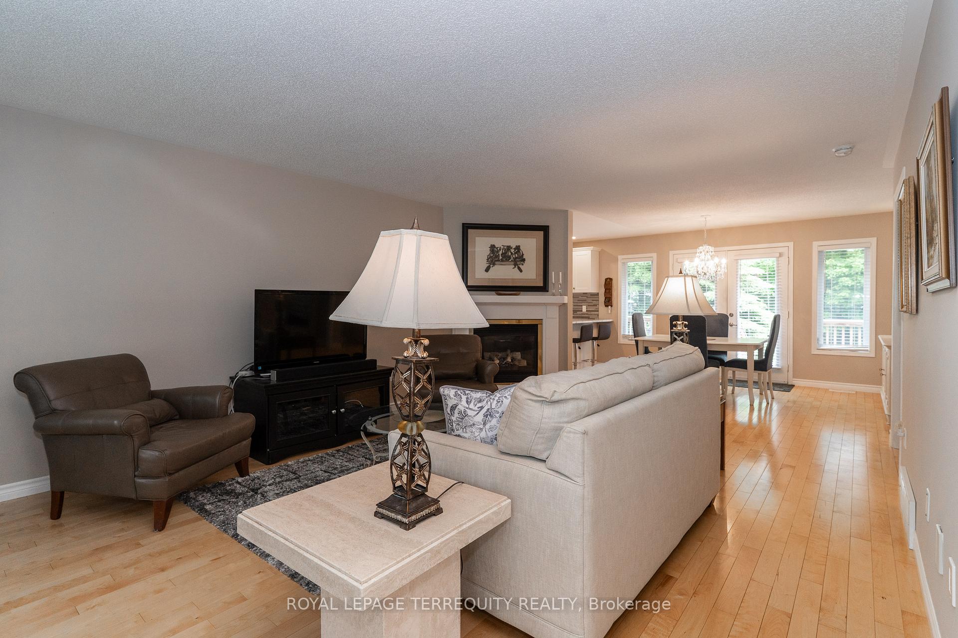 Photo 6 of 10 Stonehedge Close, Gravenhurst, Muskoka (S) — HOMEH
