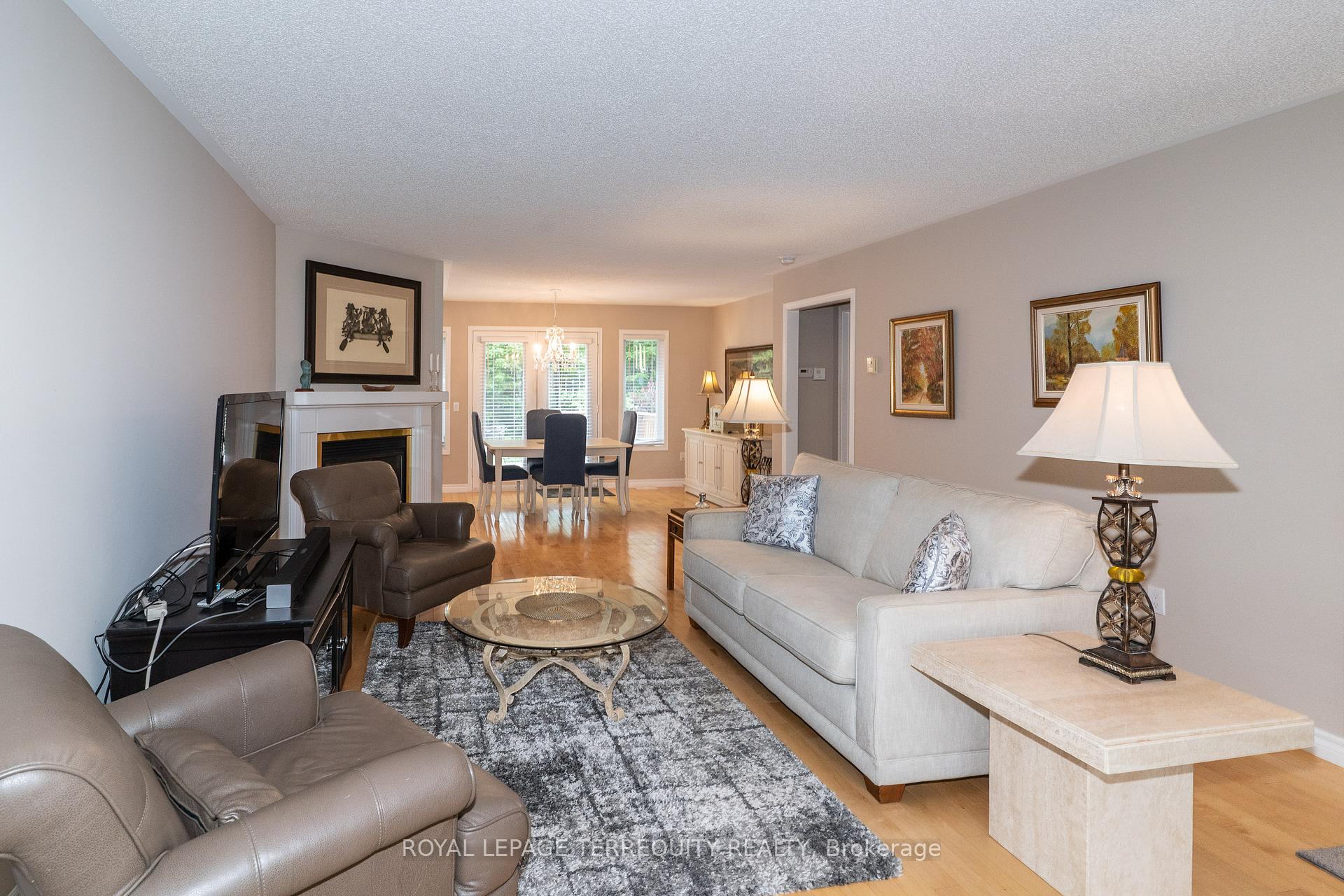 Photo 7 of 10 Stonehedge Close, Gravenhurst, Muskoka (S) — HOMEH
