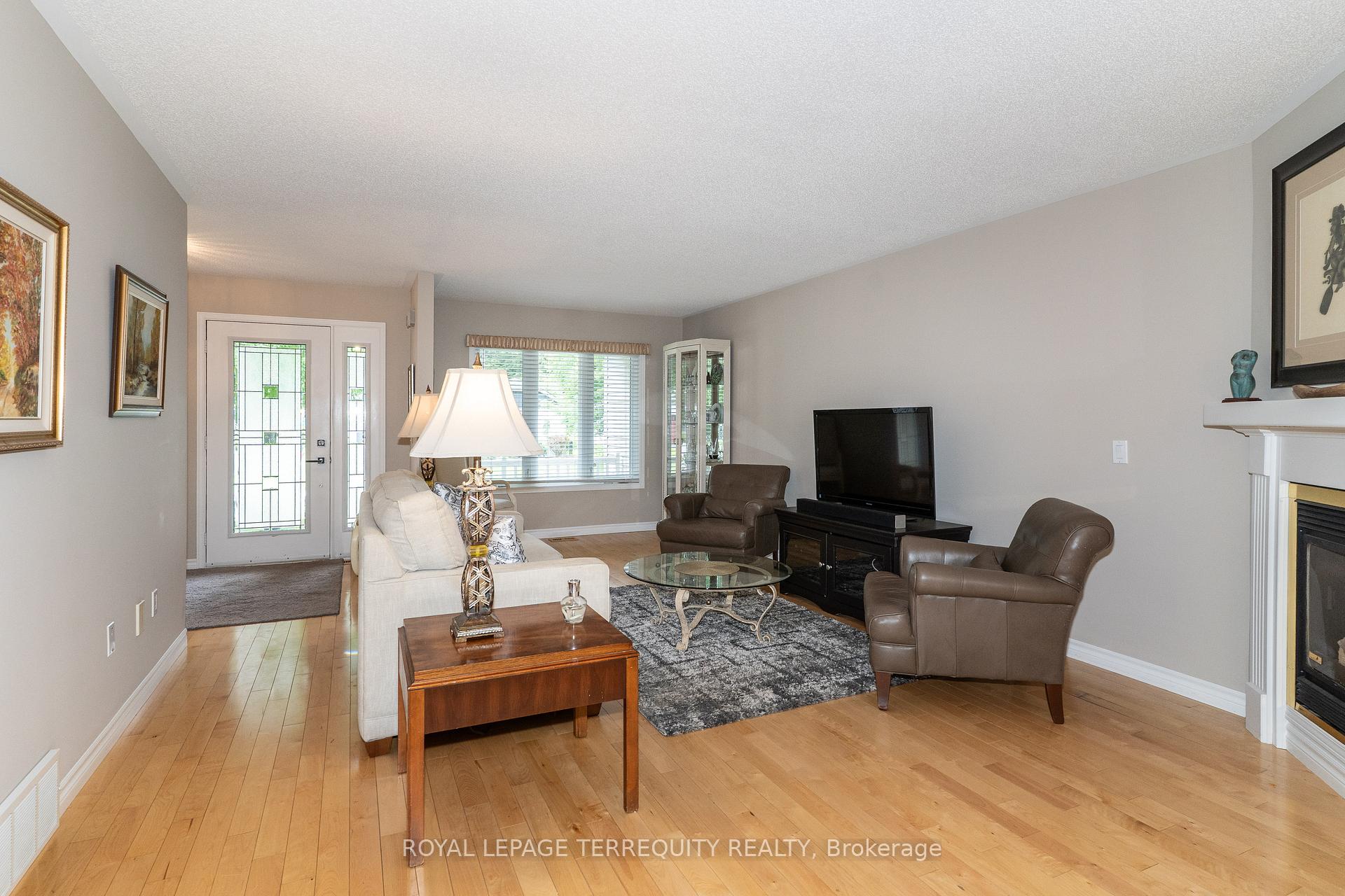 Photo 8 of 10 Stonehedge Close, Gravenhurst, Muskoka (S) — HOMEH