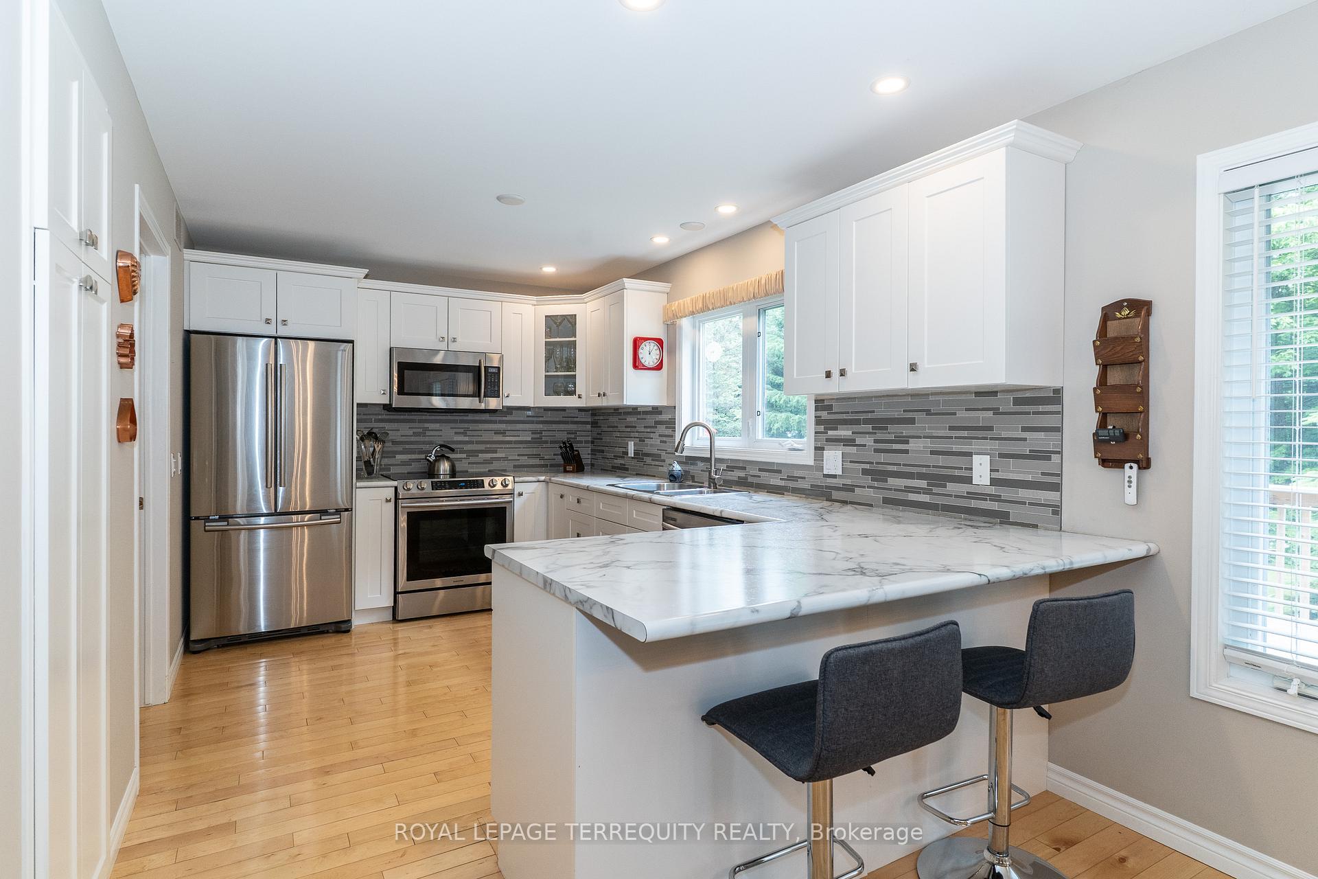Photo 10 of 10 Stonehedge Close, Gravenhurst, Muskoka (S) — HOMEH