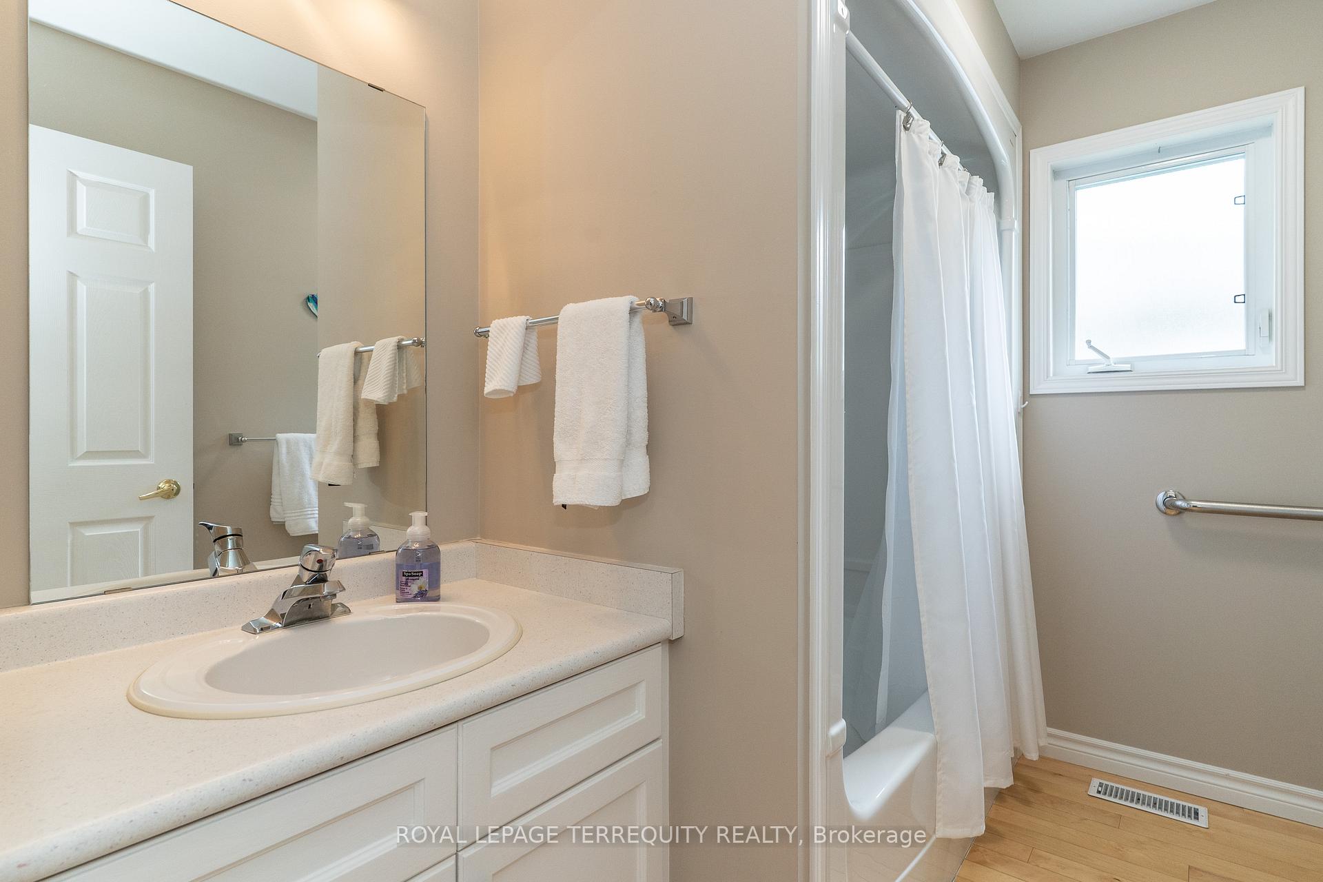 Photo 21 of 10 Stonehedge Close, Gravenhurst, Muskoka (S) — HOMEH