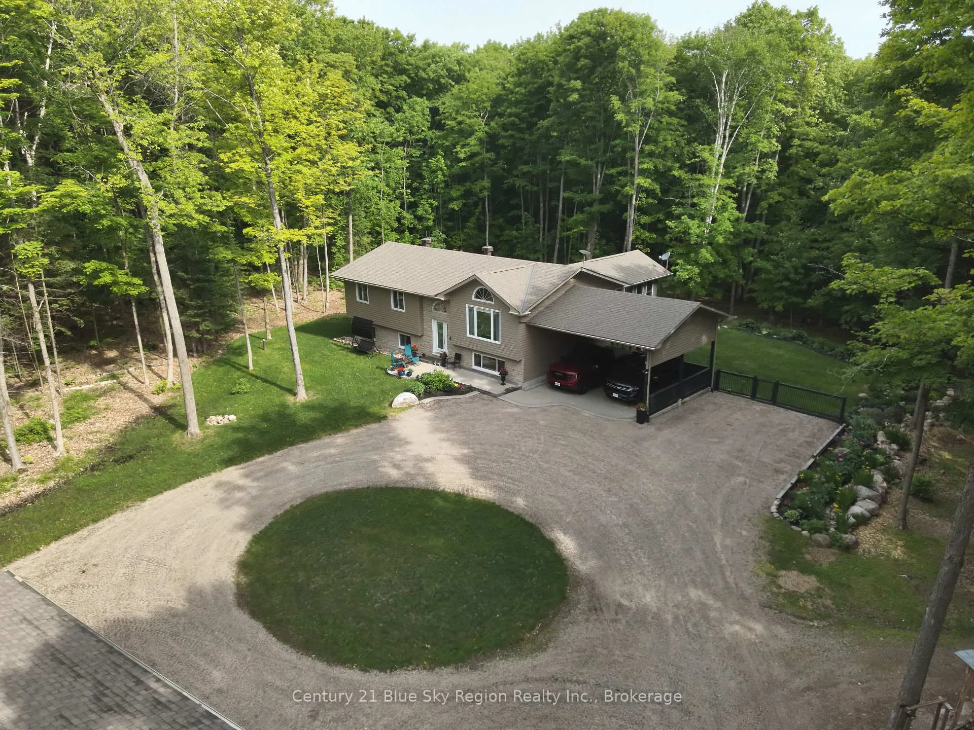 Photo 4 of 176 Ski Hill Road, Powassan — HOMEH
