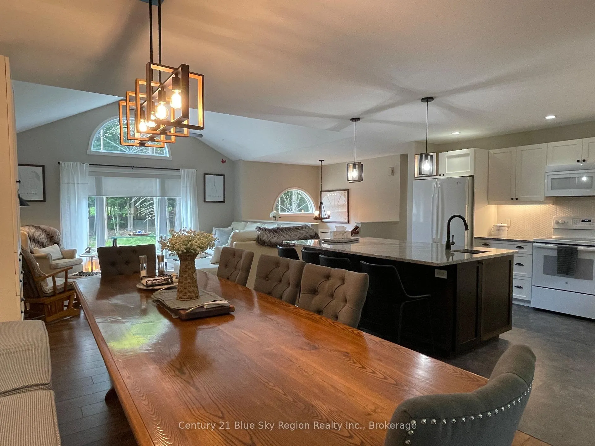 Photo 7 of 176 Ski Hill Road, Powassan — HOMEH