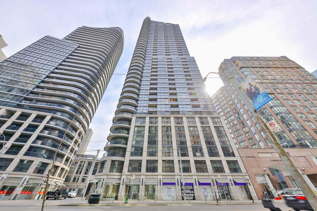 Photo 3 of Unit 301, 21 Carlton Street, Toronto, Church-Yonge Corridor — HOMEH