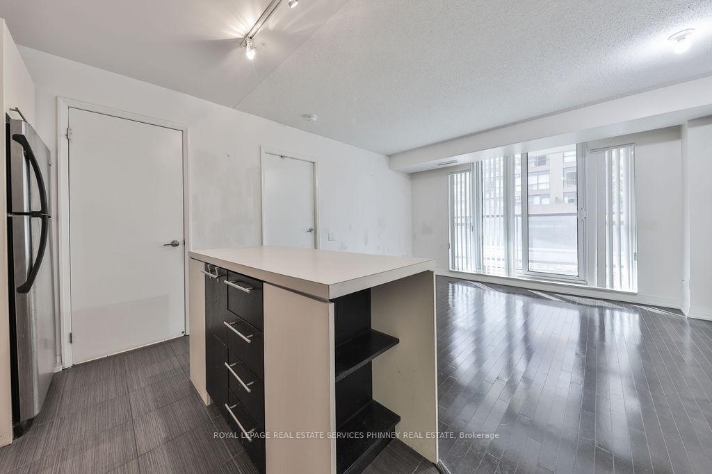Photo 5 of Unit 301, 21 Carlton Street, Toronto, Church-Yonge Corridor — HOMEH