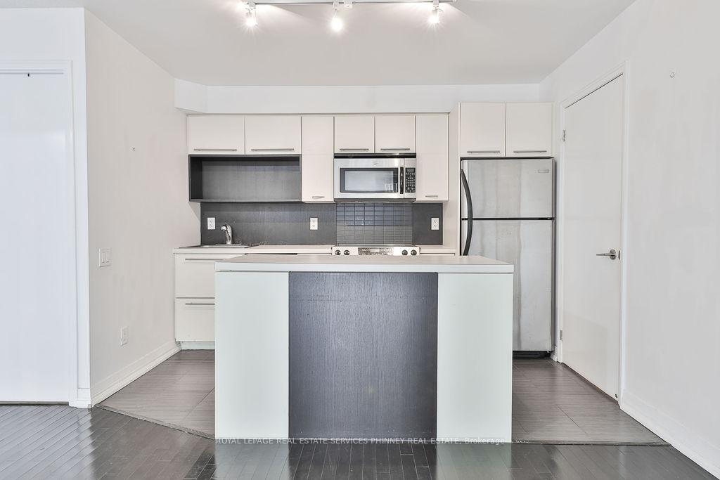Photo 6 of Unit 301, 21 Carlton Street, Toronto, Church-Yonge Corridor — HOMEH