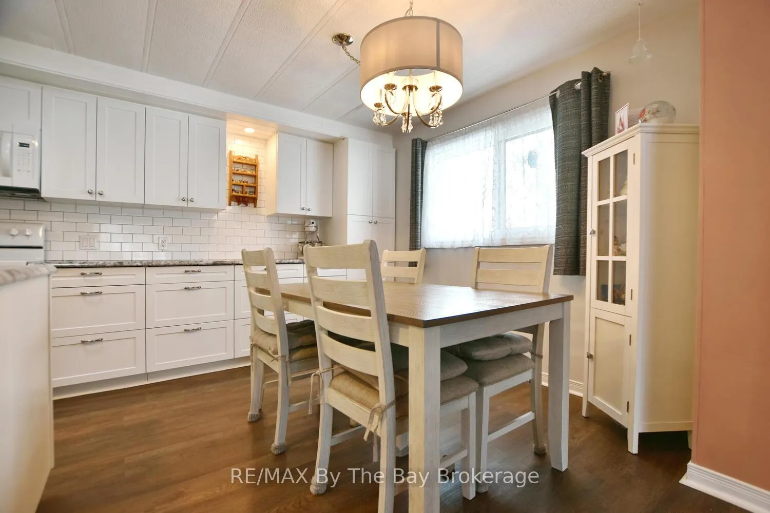 Photo 6 of 1 Golf Avenue, Wasaga Beach — HOMEH